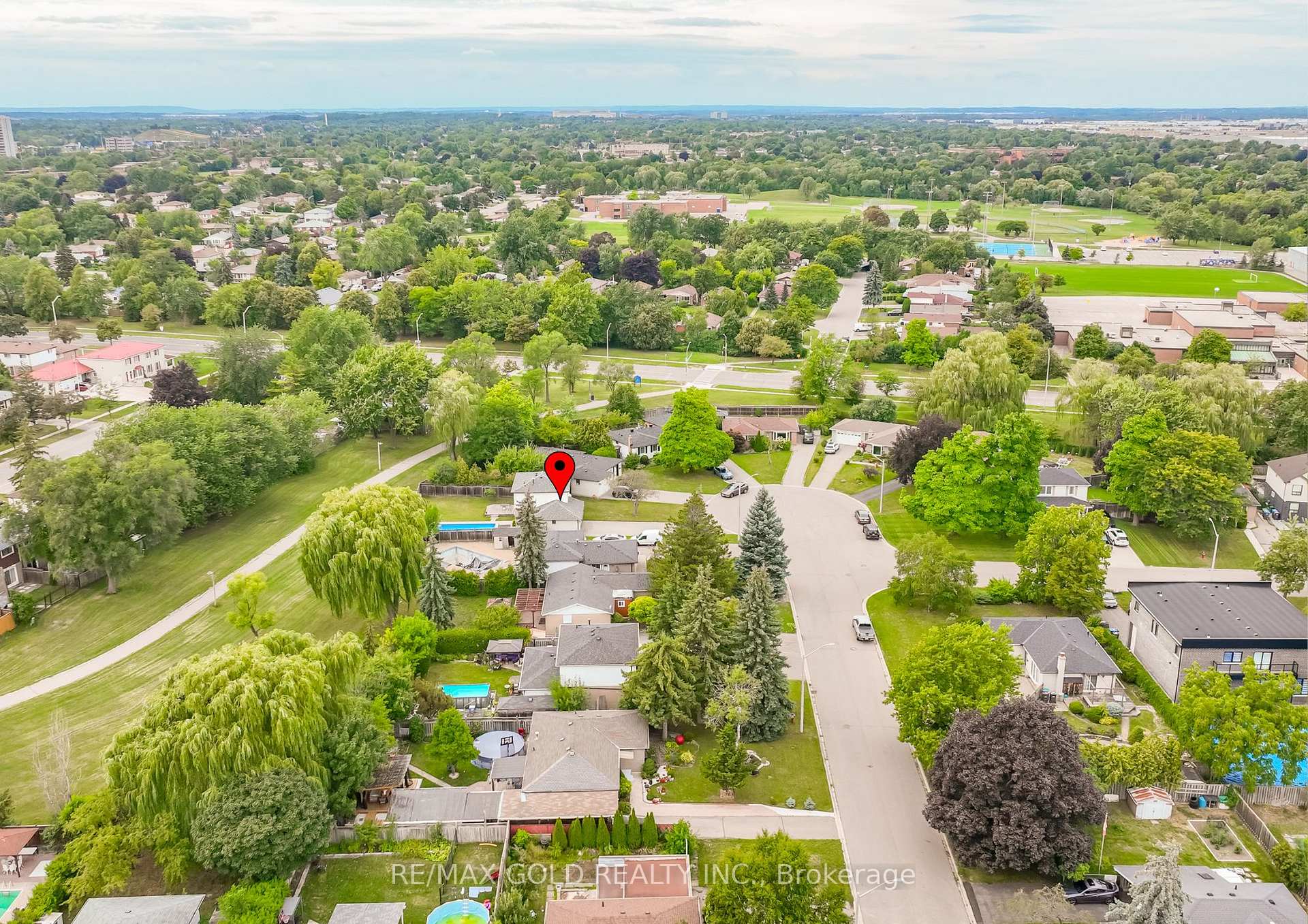 Photo 29 of 12 Dunblaine Crescent, Brampton, Southgate — HOMEH