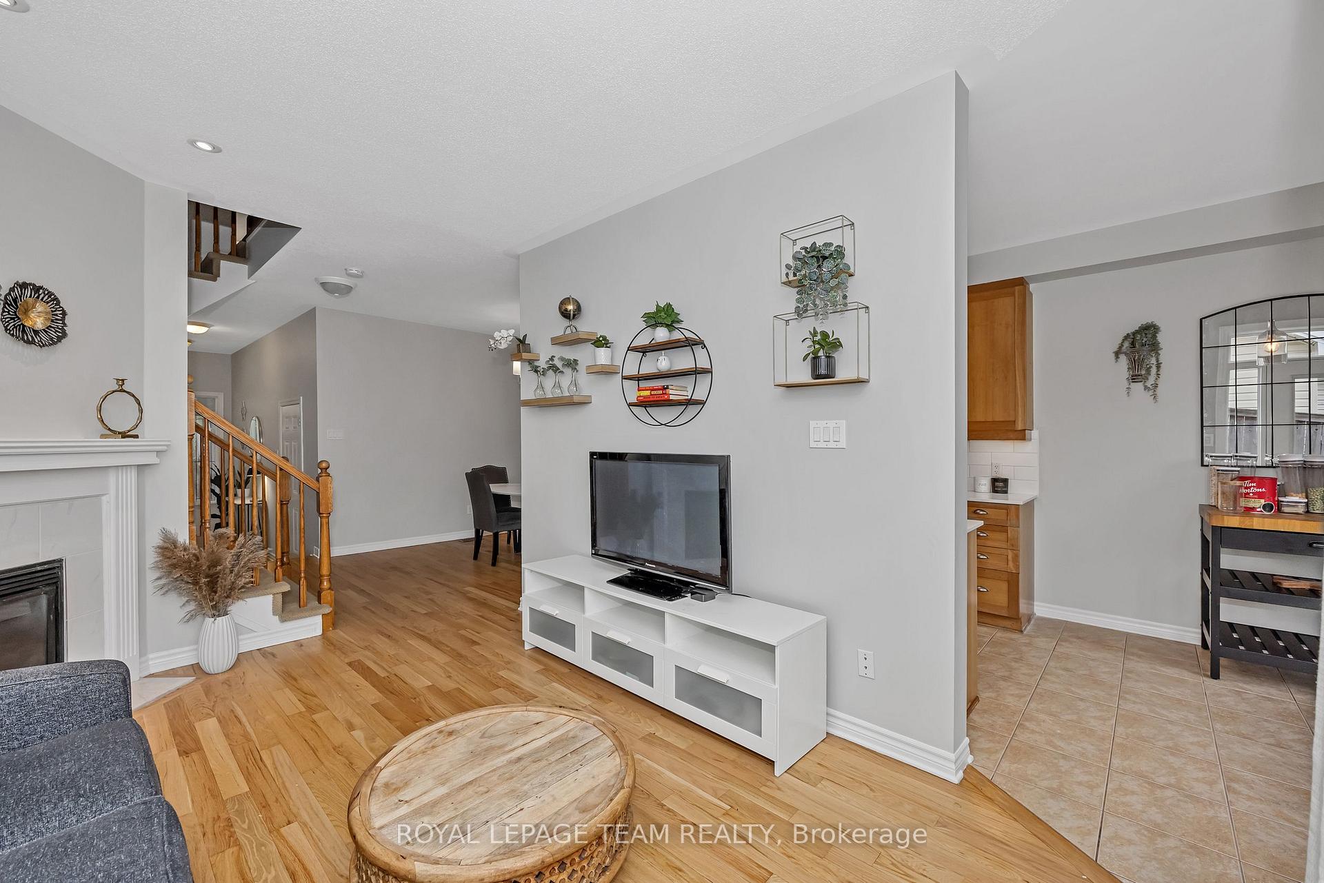Photo 12 of 91 Whetstone Crescent, Ottawa, Barrhaven East — HOMEH