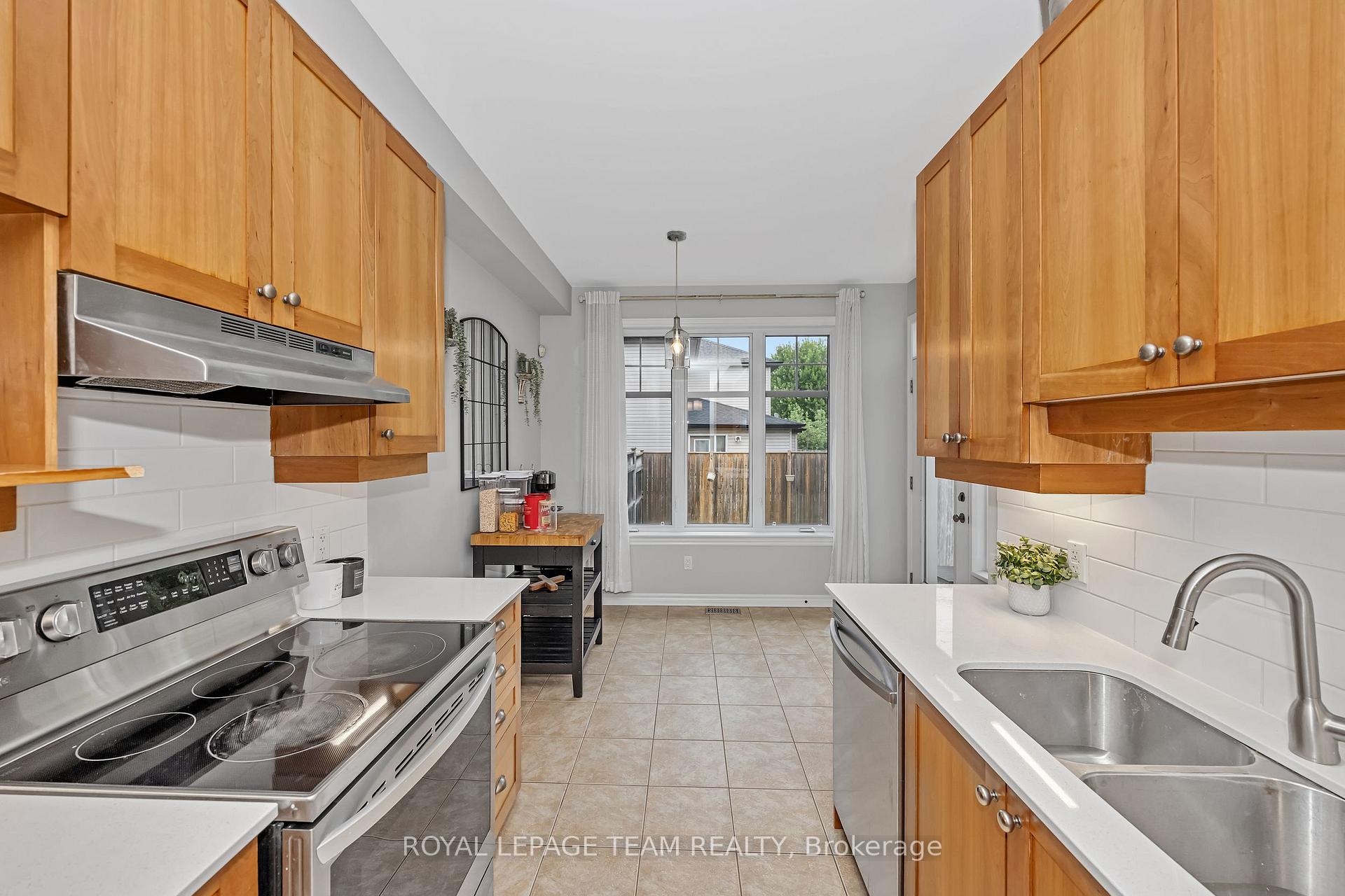 Photo 16 of 91 Whetstone Crescent, Ottawa, Barrhaven East — HOMEH