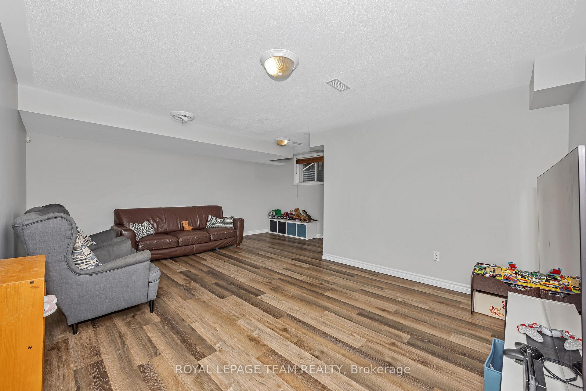 Photo 37 of 91 Whetstone Crescent, Ottawa, Barrhaven East — HOMEH