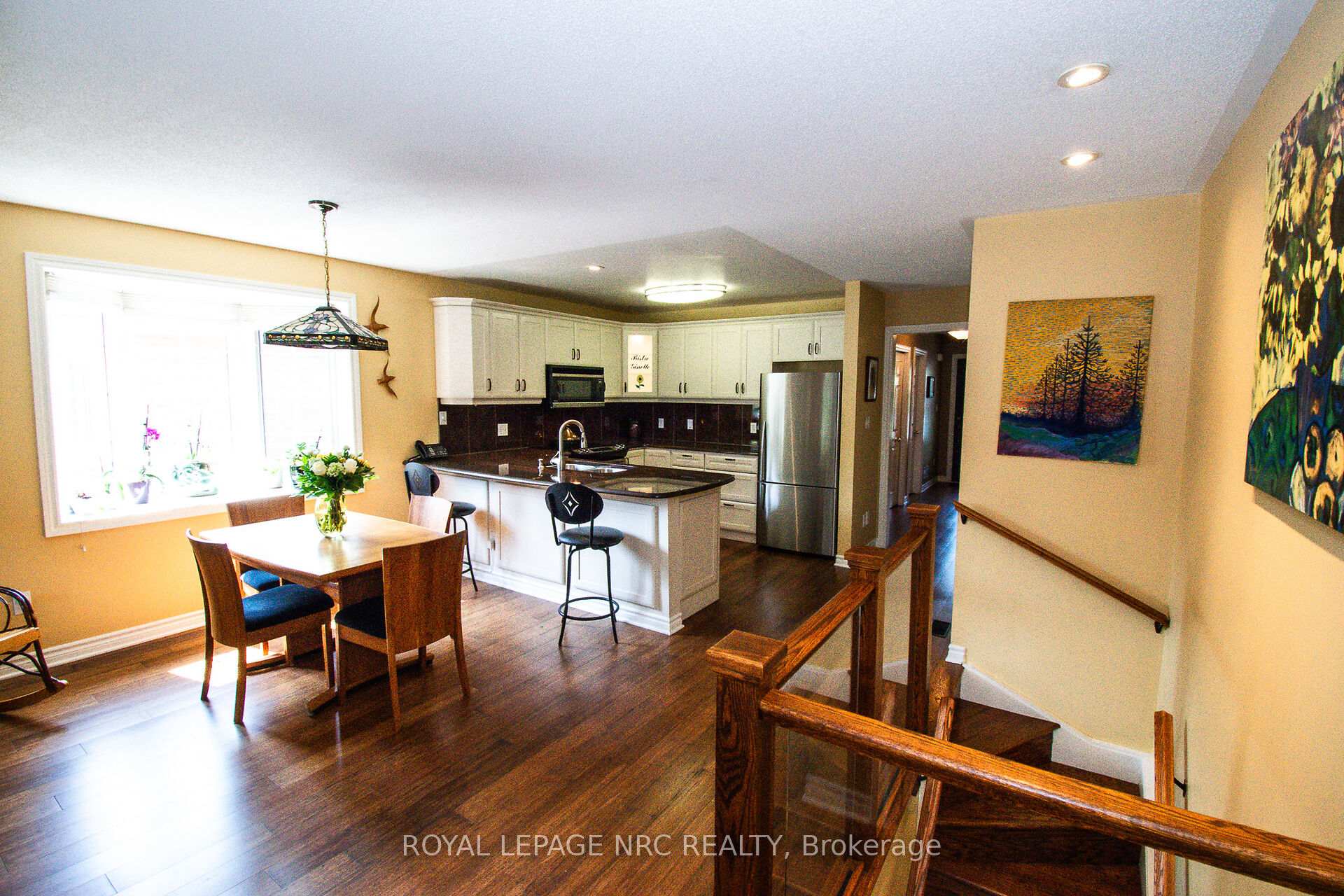 Photo 7 of 11 Kinsman Court, Pelham, Fonthill — HOMEH