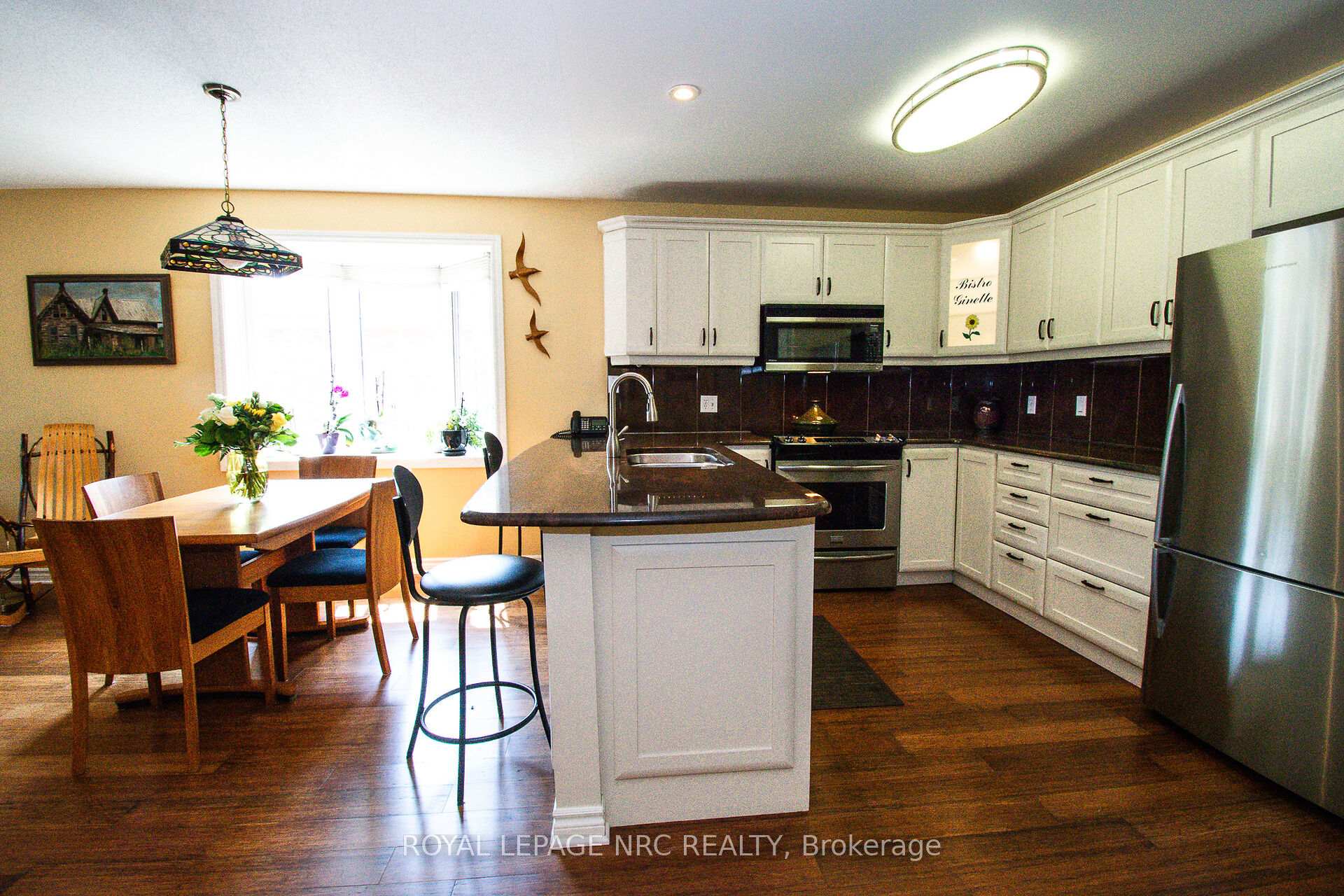 Photo 5 of 11 Kinsman Court, Pelham, Fonthill — HOMEH