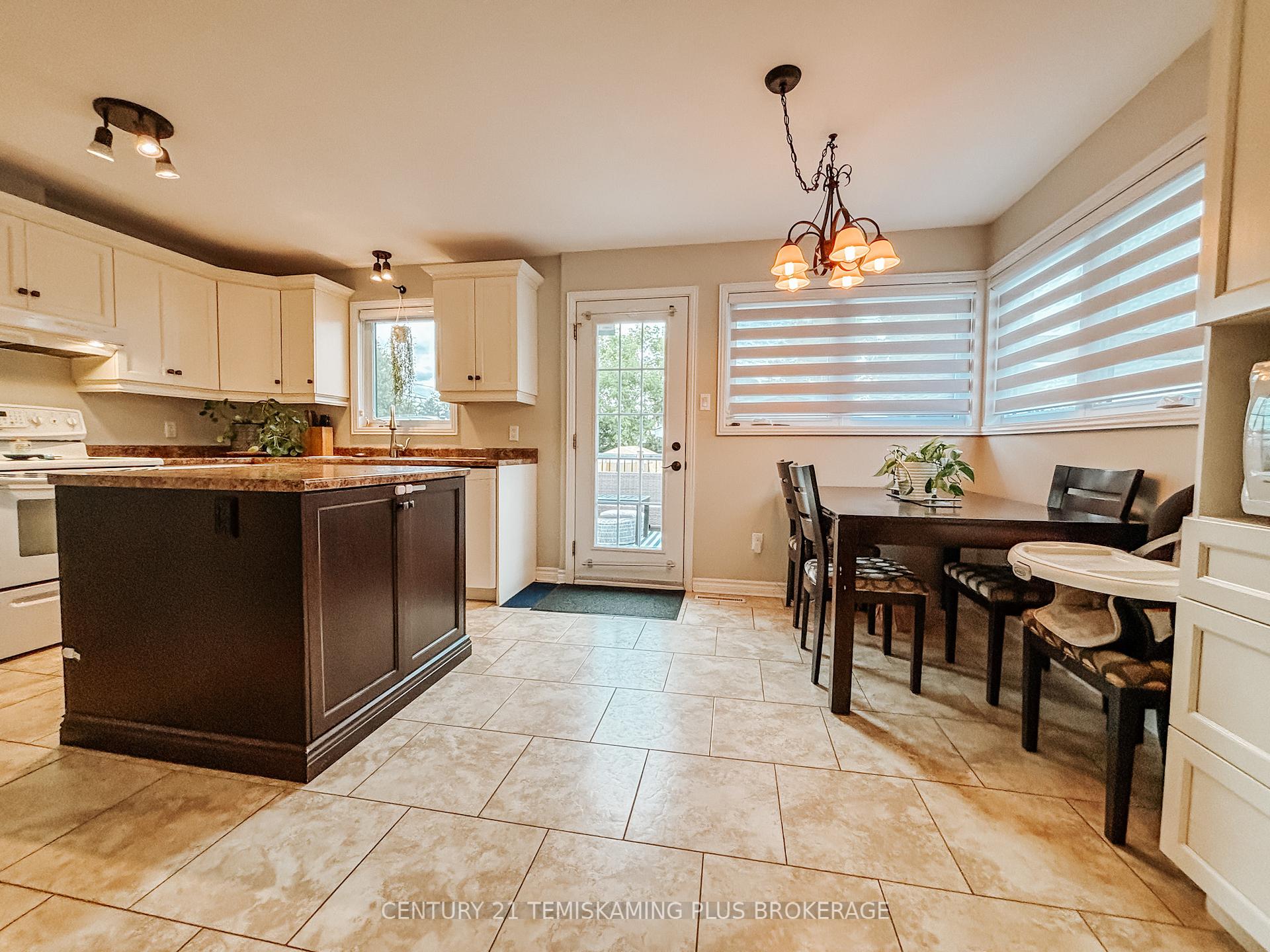 Photo 16 of 391 Cecil Street, Temiskaming Shores, Haileybury — HOMEH