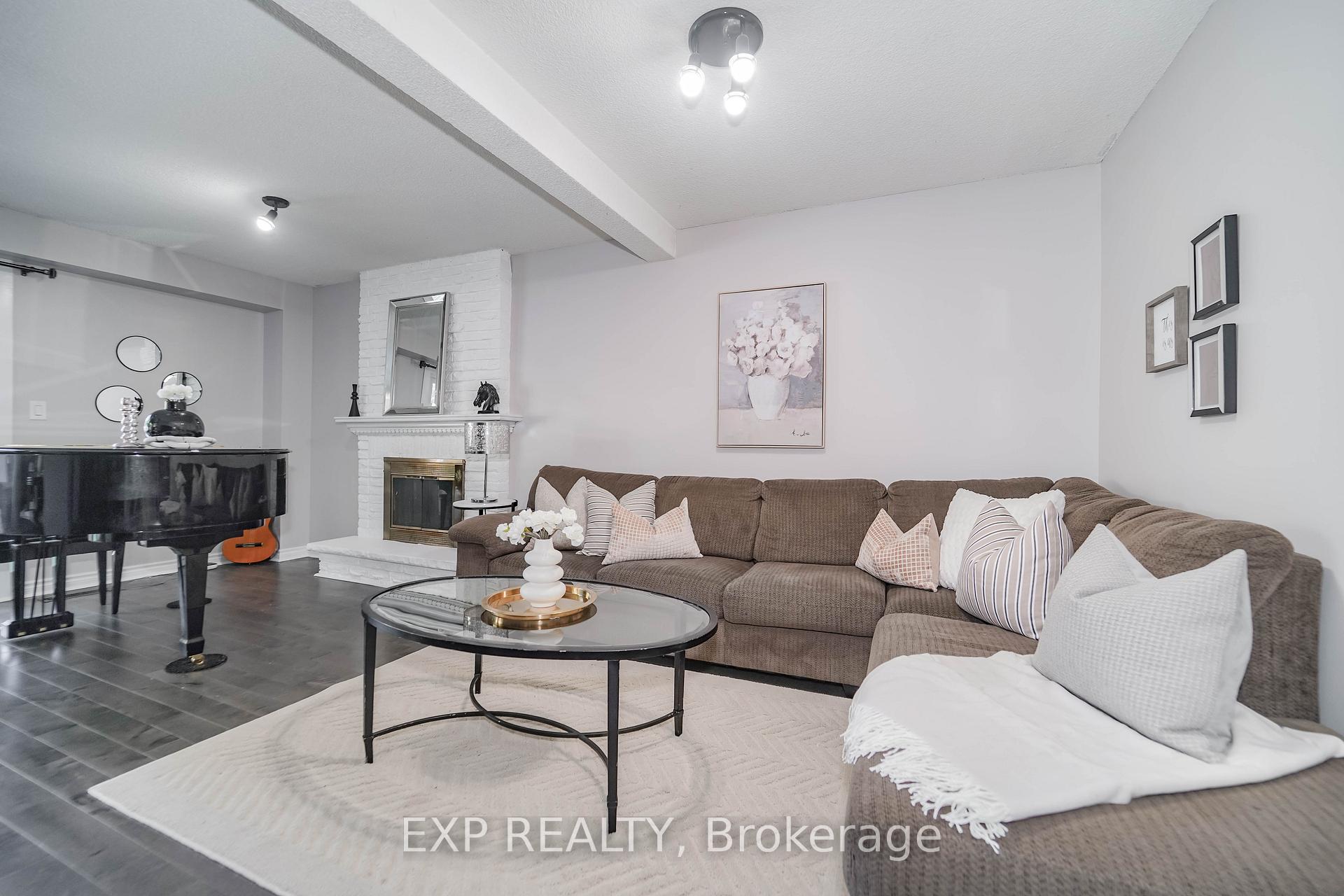 Photo 10 of 76 Salisbury Circle, Brampton, Brampton North — HOMEH