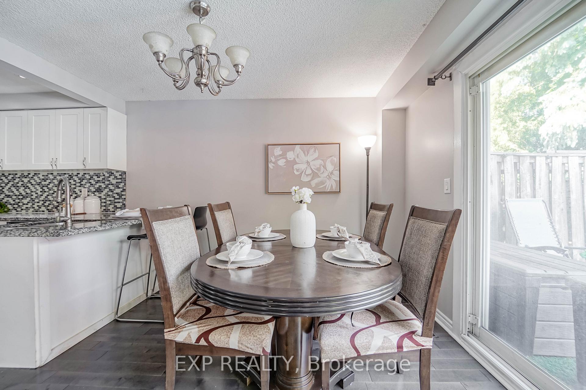 Photo 23 of 76 Salisbury Circle, Brampton, Brampton North — HOMEH
