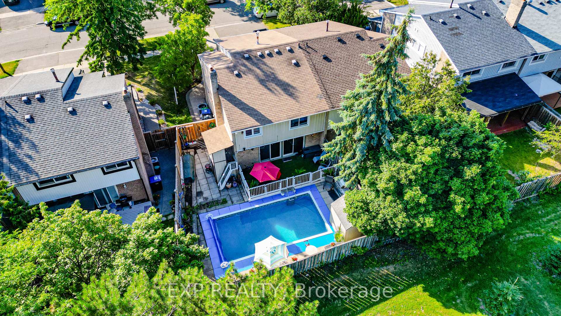 Photo 35 of 76 Salisbury Circle, Brampton, Brampton North — HOMEH