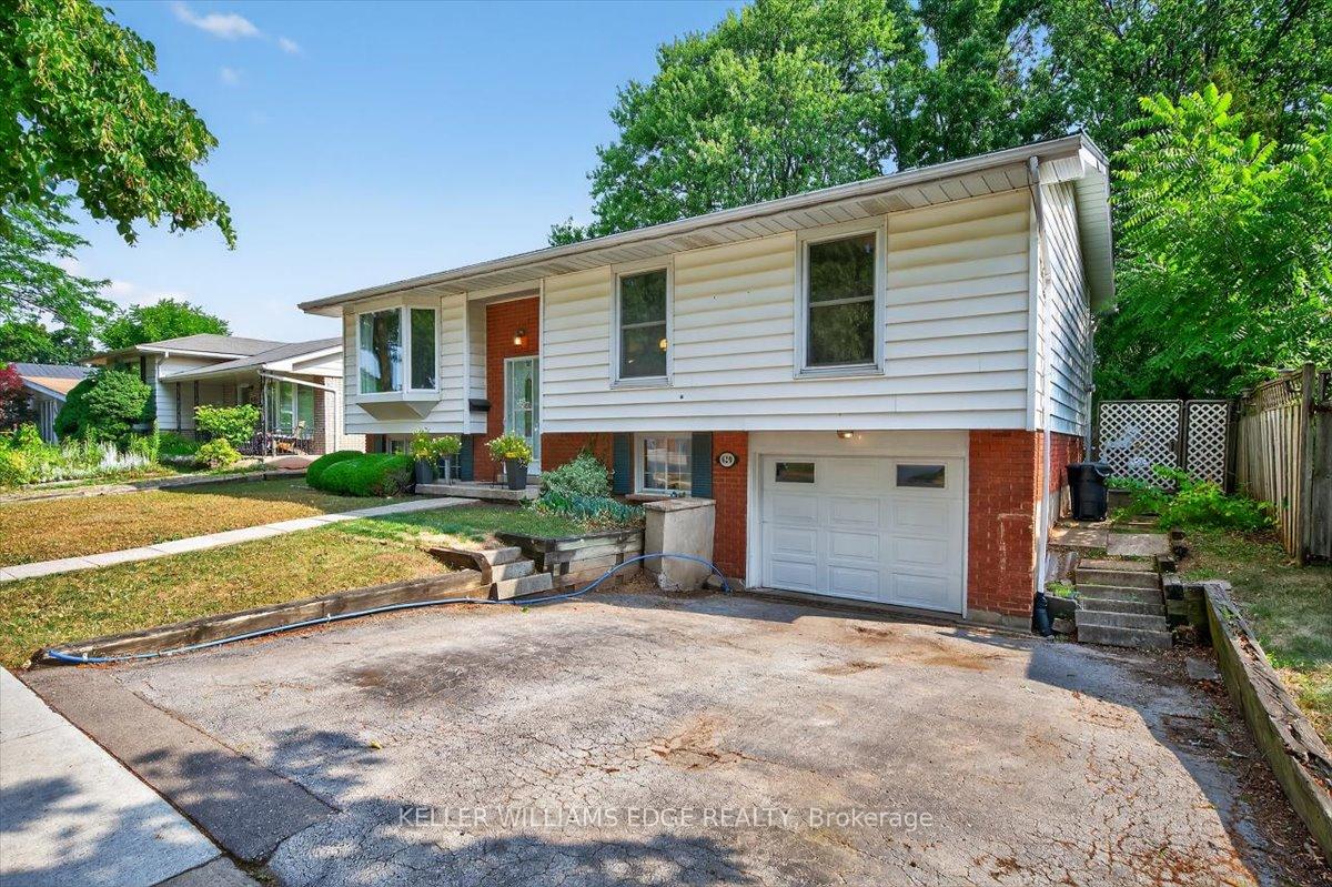 Front of 639 Blue Forest Hill
