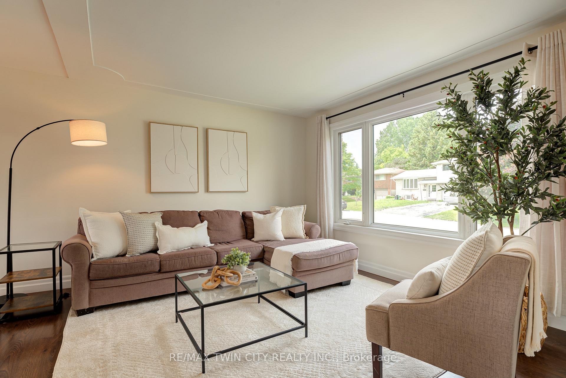 Photo 7 of 330 Martindale Crescent, Waterloo — HOMEH