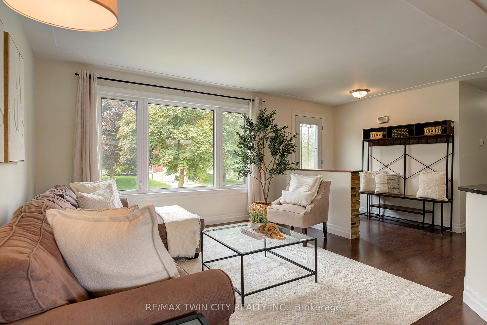 Photo 2 of 330 Martindale Crescent, Waterloo — HOMEH