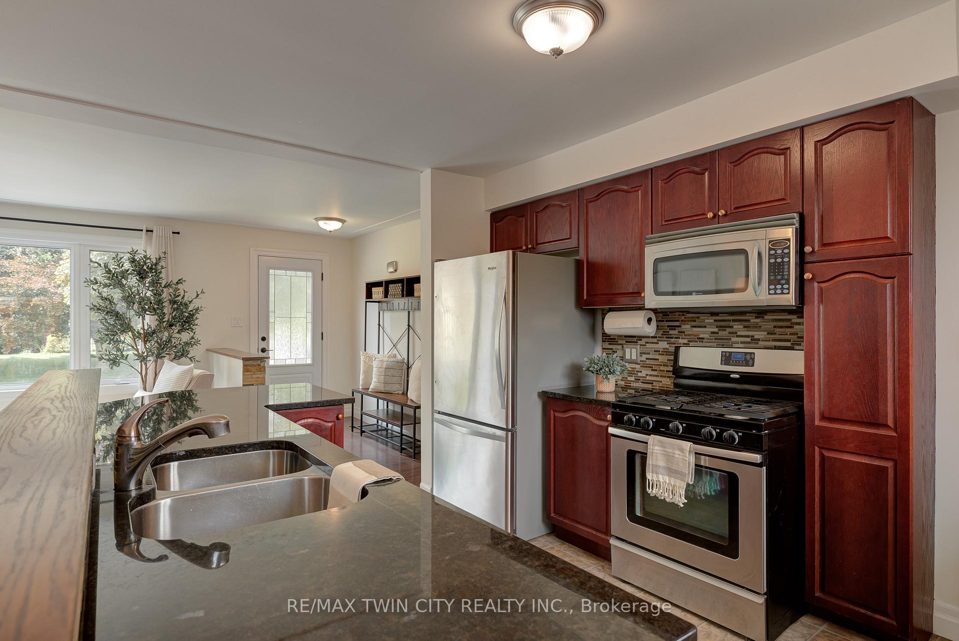 Photo 14 of 330 Martindale Crescent, Waterloo — HOMEH