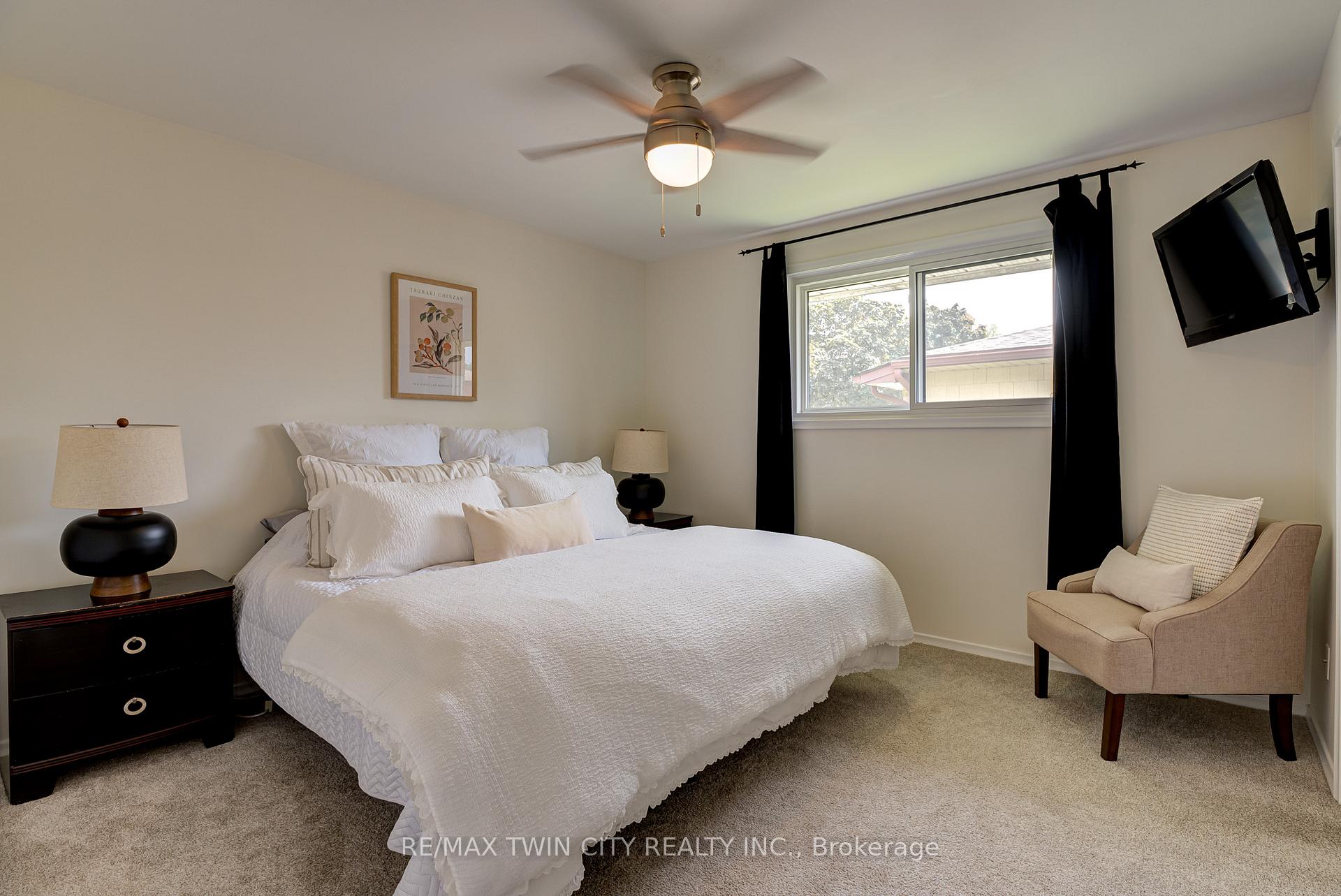 Photo 11 of 330 Martindale Crescent, Waterloo — HOMEH