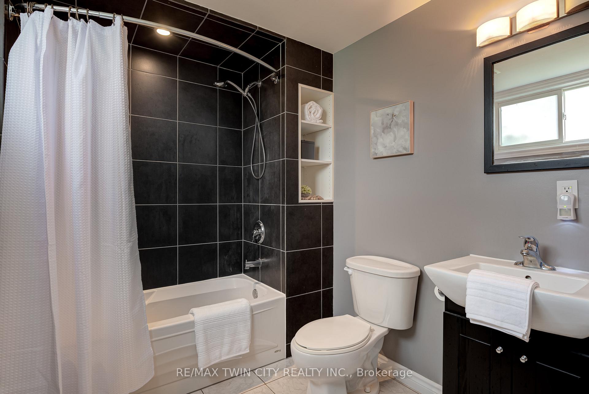 Photo 18 of 330 Martindale Crescent, Waterloo — HOMEH