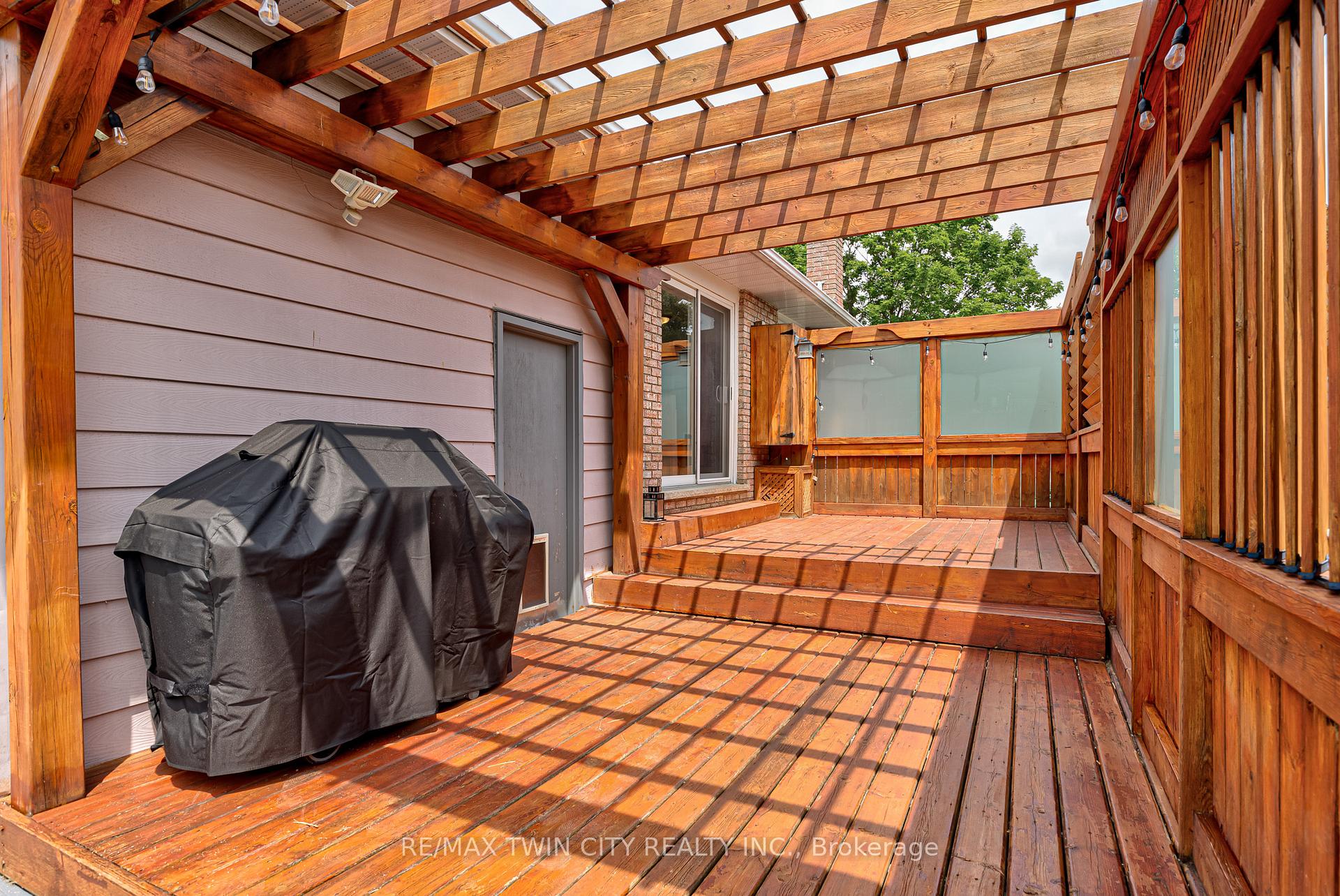 Photo 23 of 330 Martindale Crescent, Waterloo — HOMEH