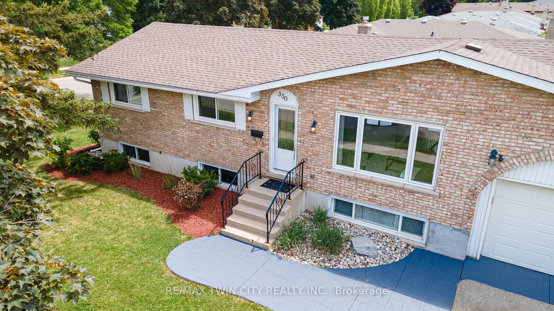 Photo 25 of 330 Martindale Crescent, Waterloo — HOMEH