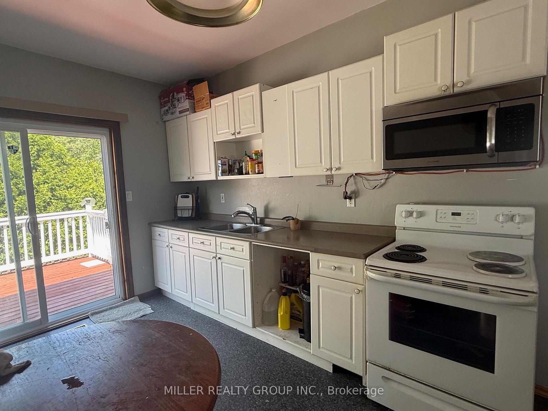 Photo 11 of 66 Silver Street N, Cobalt — HOMEH