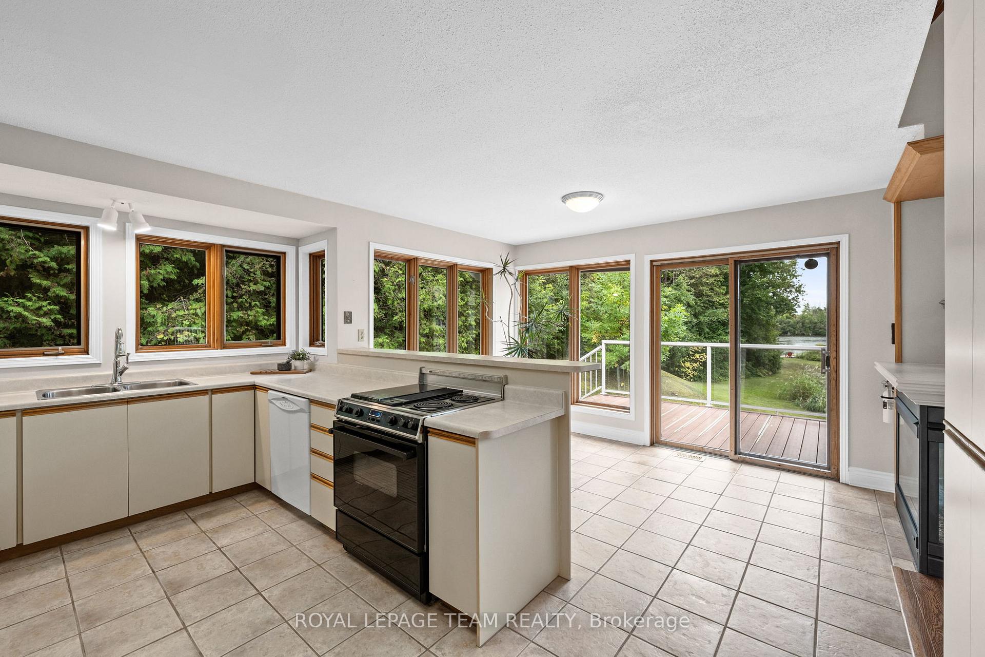 Photo 14 of 1376 River Road, Ottawa, Manotick East to Manotick Station — HOMEH