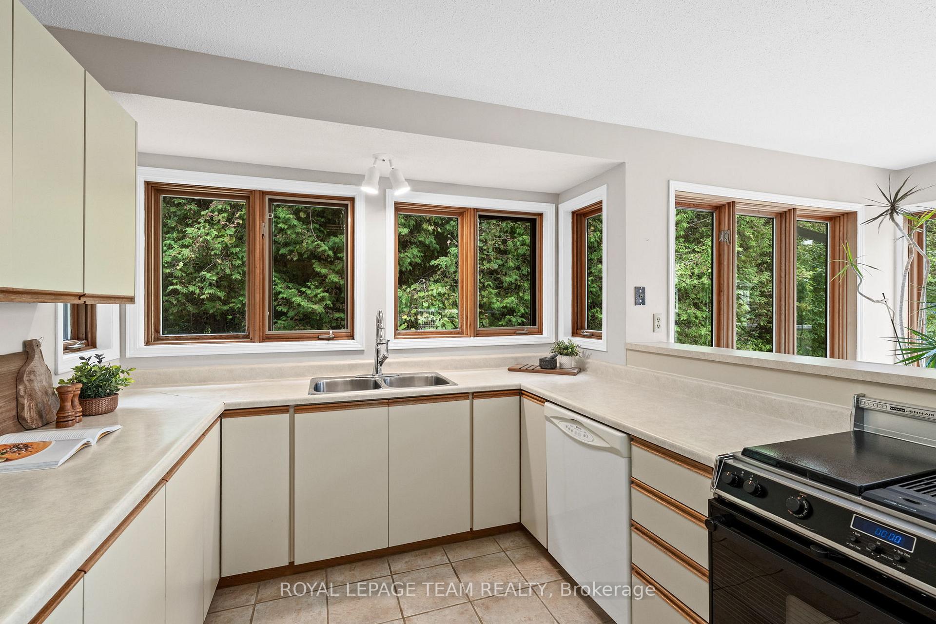 Photo 21 of 1376 River Road, Ottawa, Manotick East to Manotick Station — HOMEH