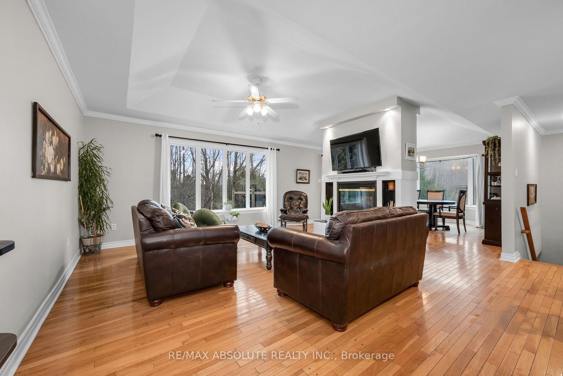 Photo 4 of 1601 Shauna Crescent, Ottawa, Greely — HOMEH