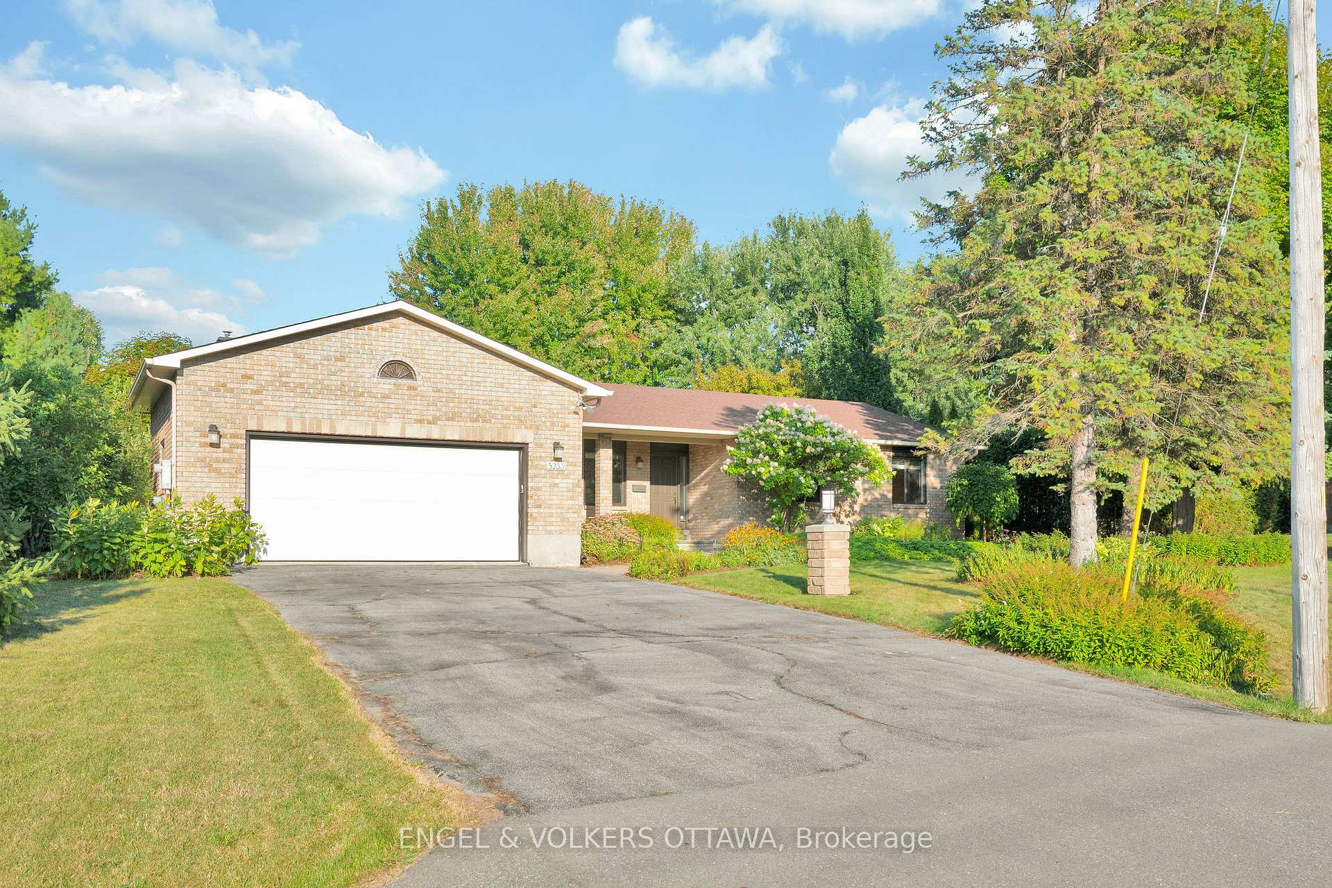 Photo 1 of 5233 Mclean Crescent, Ottawa, Manotick Long Island & Nicholls Island — HOMEH