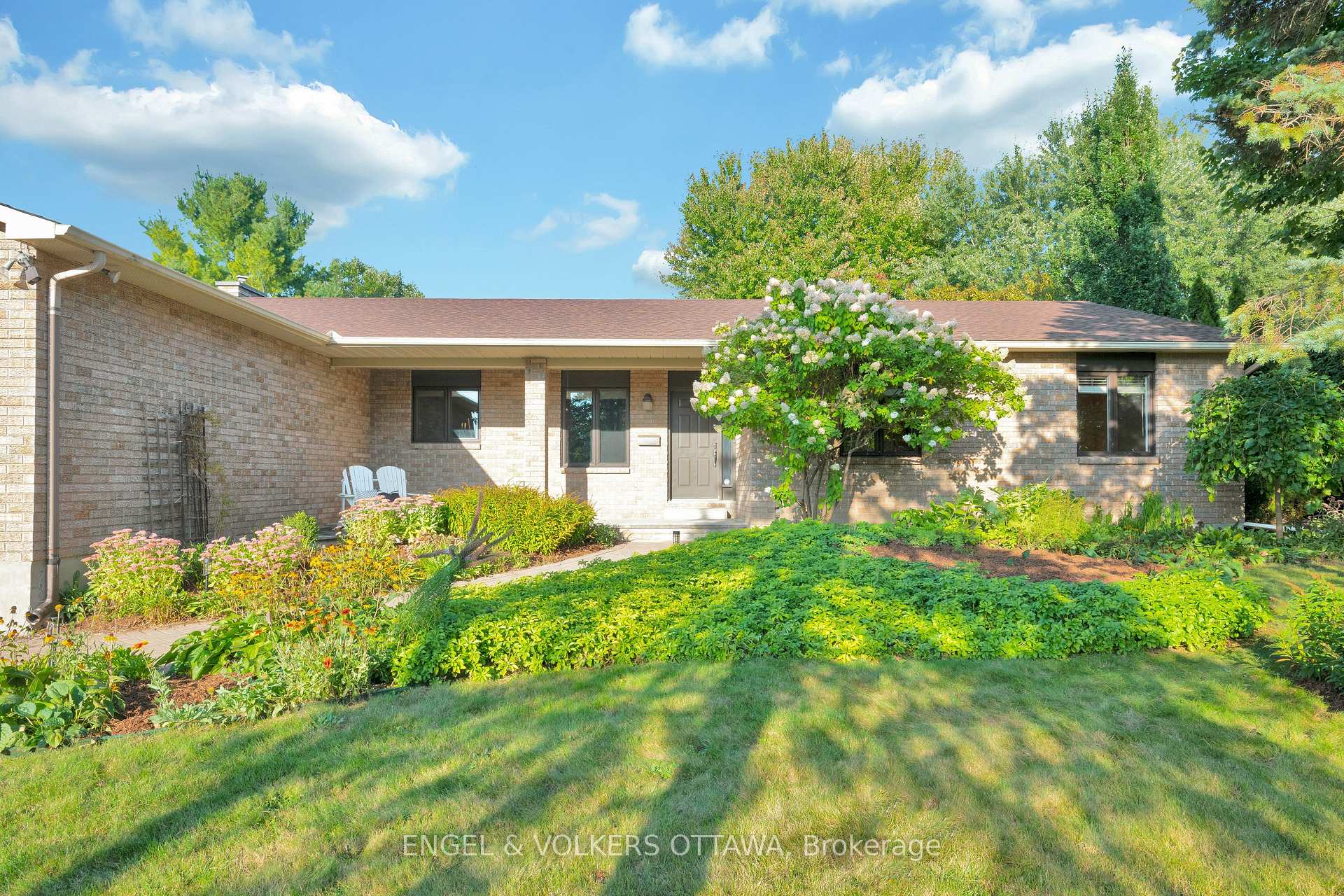 Photo 4 of 5233 Mclean Crescent, Ottawa, Manotick Long Island & Nicholls Island — HOMEH