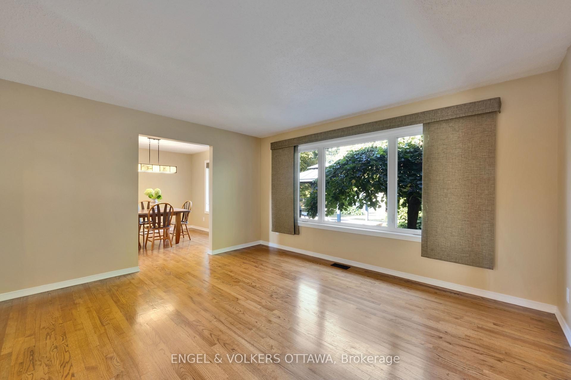 Photo 18 of 5233 Mclean Crescent, Ottawa, Manotick Long Island & Nicholls Island — HOMEH