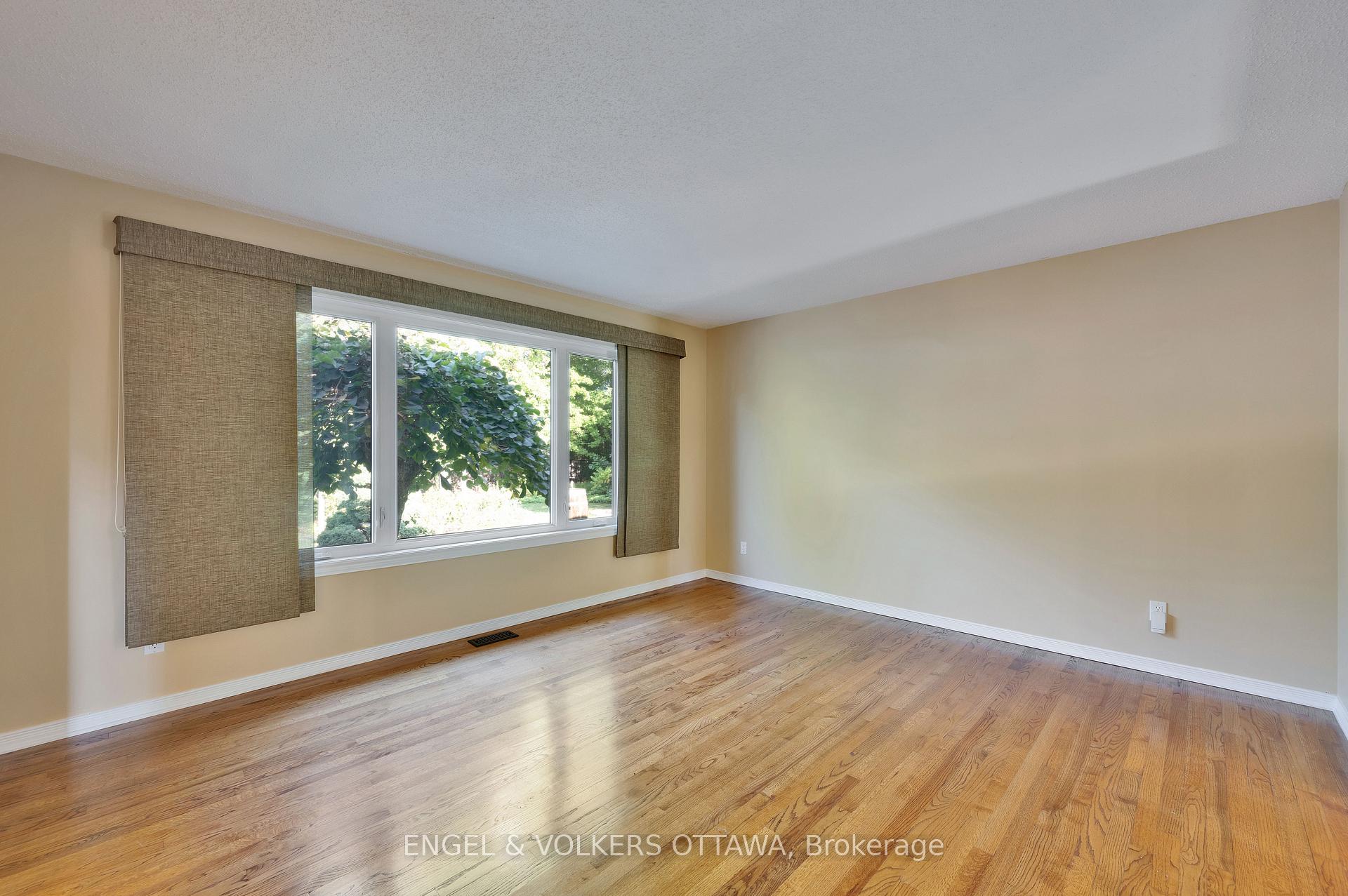 Photo 21 of 5233 Mclean Crescent, Ottawa, Manotick Long Island & Nicholls Island — HOMEH