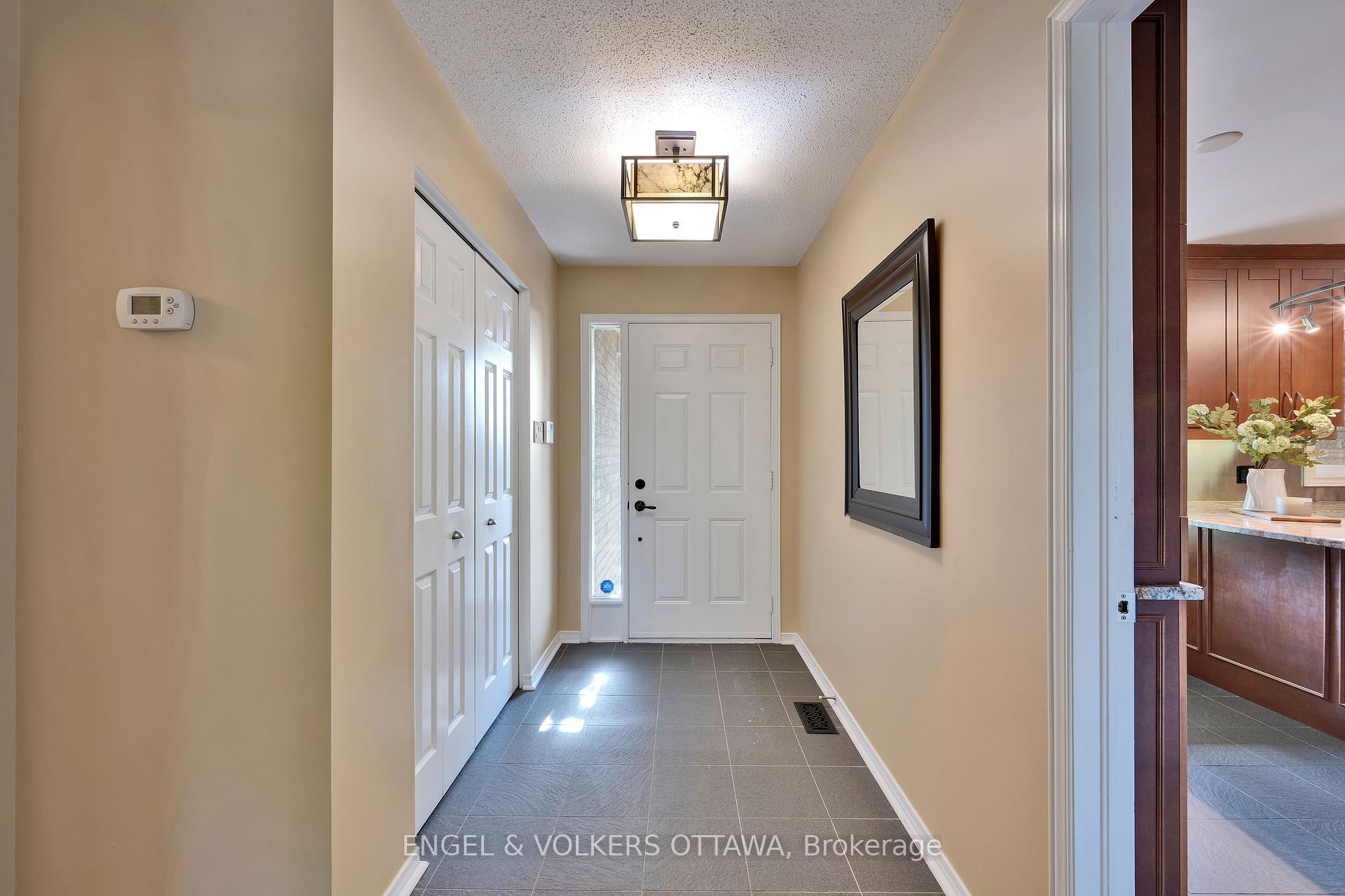 Photo 25 of 5233 Mclean Crescent, Ottawa, Manotick Long Island & Nicholls Island — HOMEH