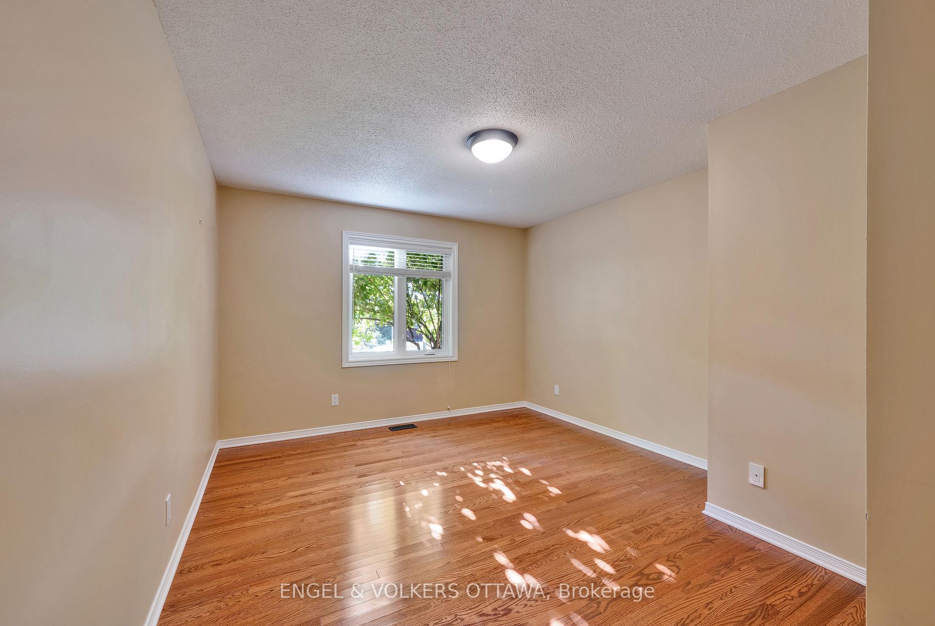 Photo 27 of 5233 Mclean Crescent, Ottawa, Manotick Long Island & Nicholls Island — HOMEH