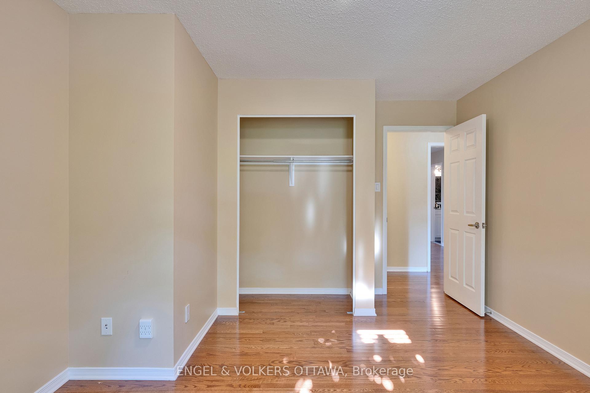 Photo 24 of 5233 Mclean Crescent, Ottawa, Manotick Long Island & Nicholls Island — HOMEH