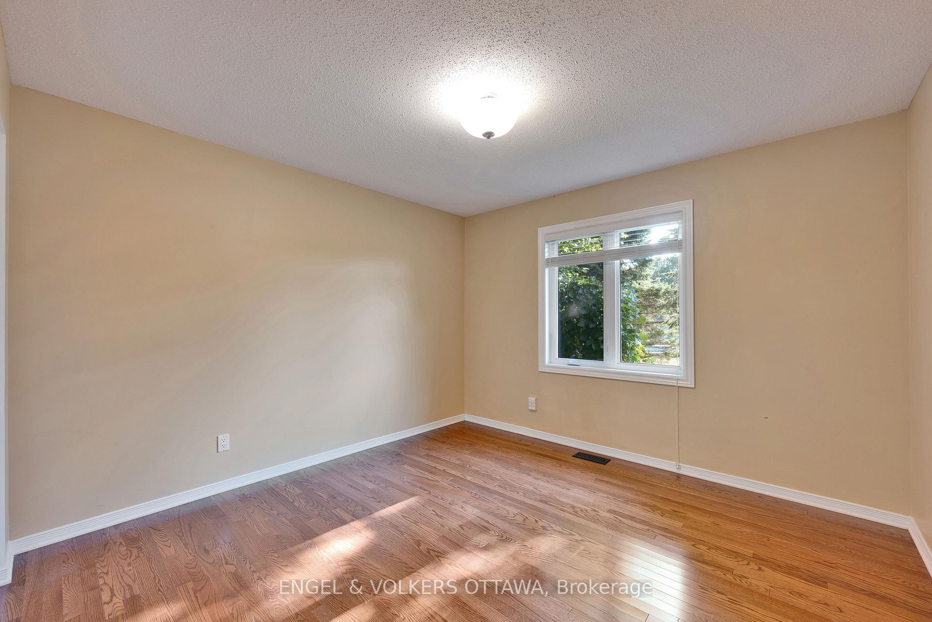 Photo 32 of 5233 Mclean Crescent, Ottawa, Manotick Long Island & Nicholls Island — HOMEH