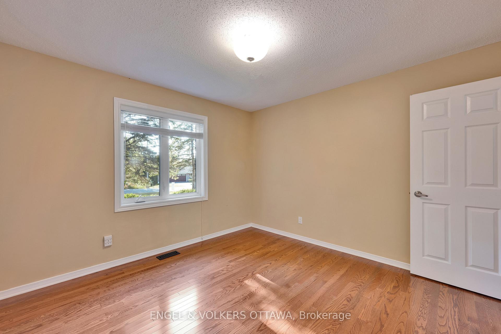 Photo 31 of 5233 Mclean Crescent, Ottawa, Manotick Long Island & Nicholls Island — HOMEH