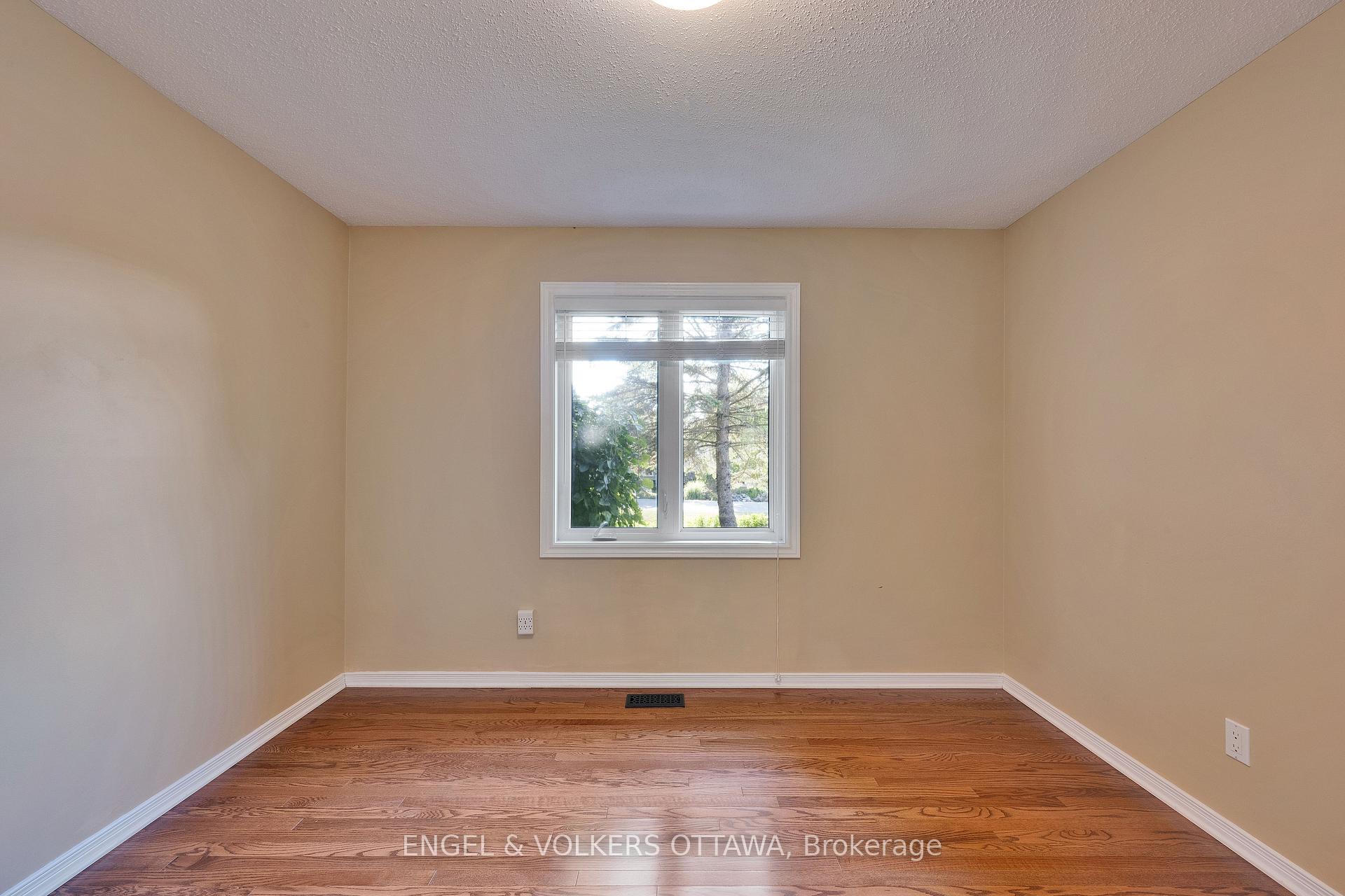 Photo 29 of 5233 Mclean Crescent, Ottawa, Manotick Long Island & Nicholls Island — HOMEH