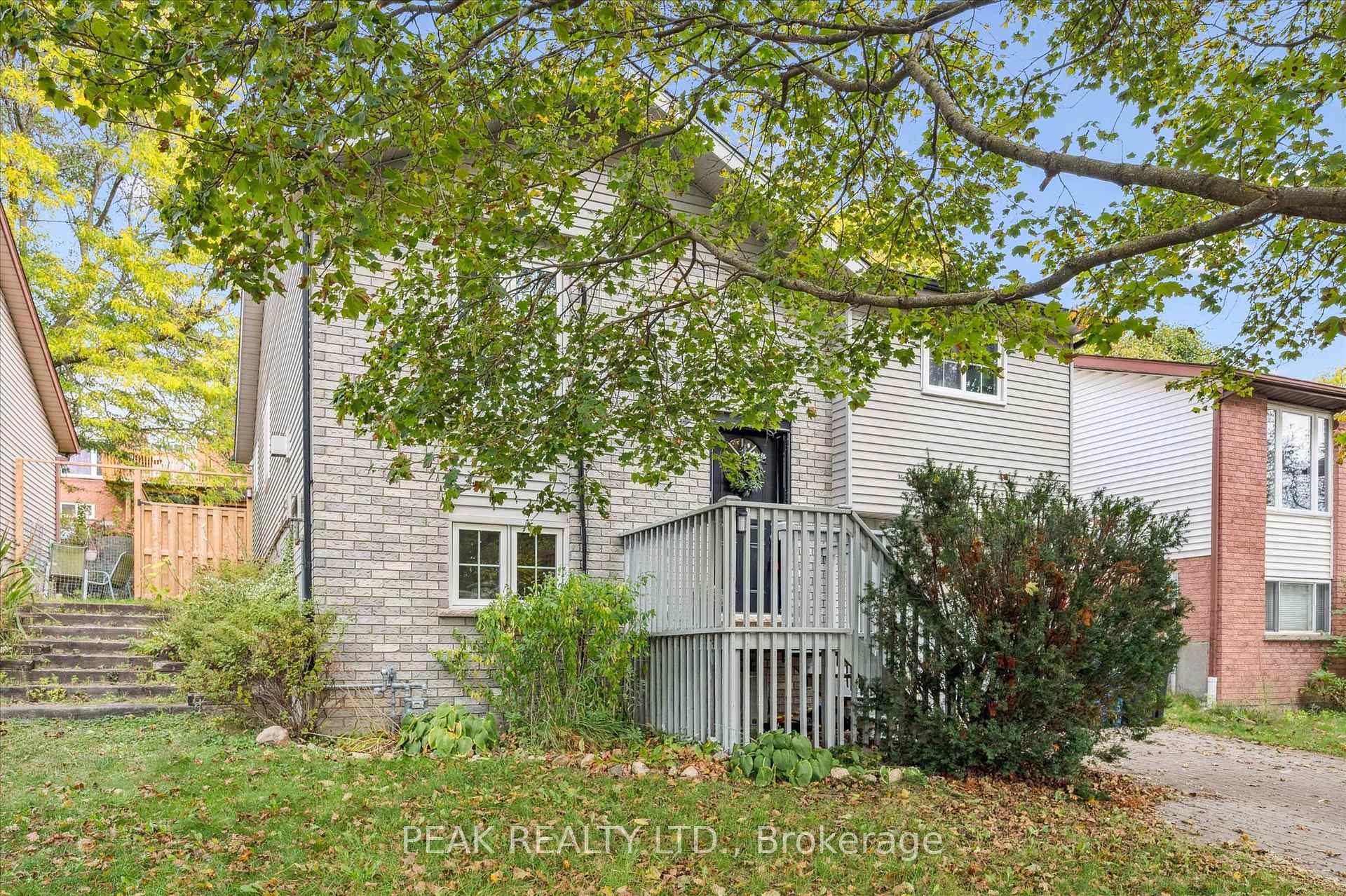 Photo 4 of 372 Imperial Road S, Guelph, Willow West/Sugarbush/West Acres — HOMEH