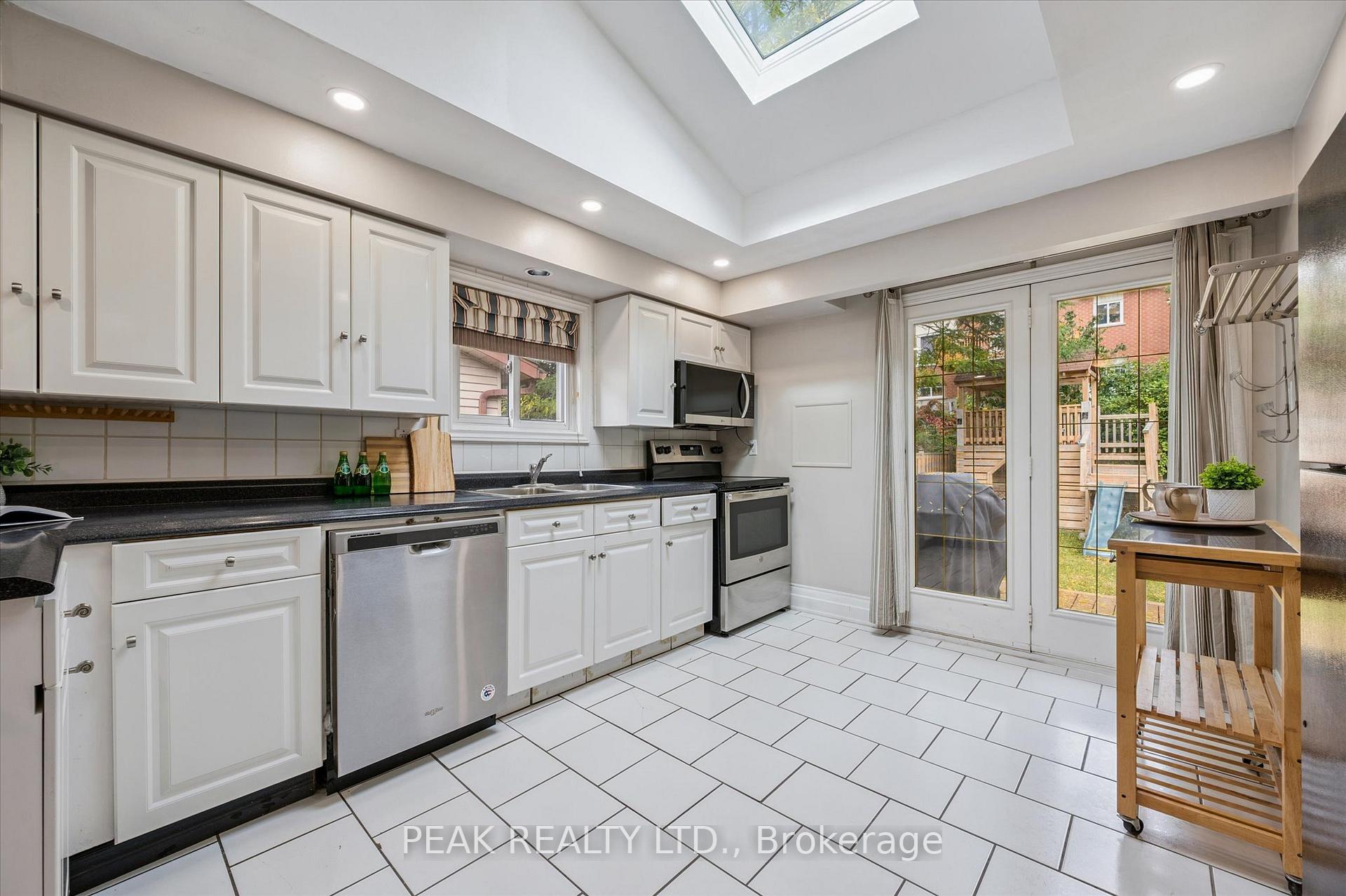 Photo 16 of 372 Imperial Road S, Guelph, Willow West/Sugarbush/West Acres — HOMEH