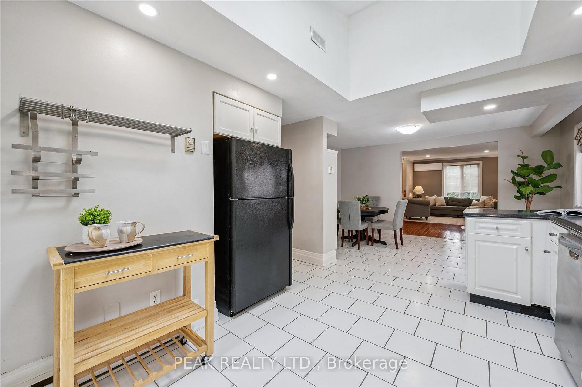 Photo 18 of 372 Imperial Road S, Guelph, Willow West/Sugarbush/West Acres — HOMEH