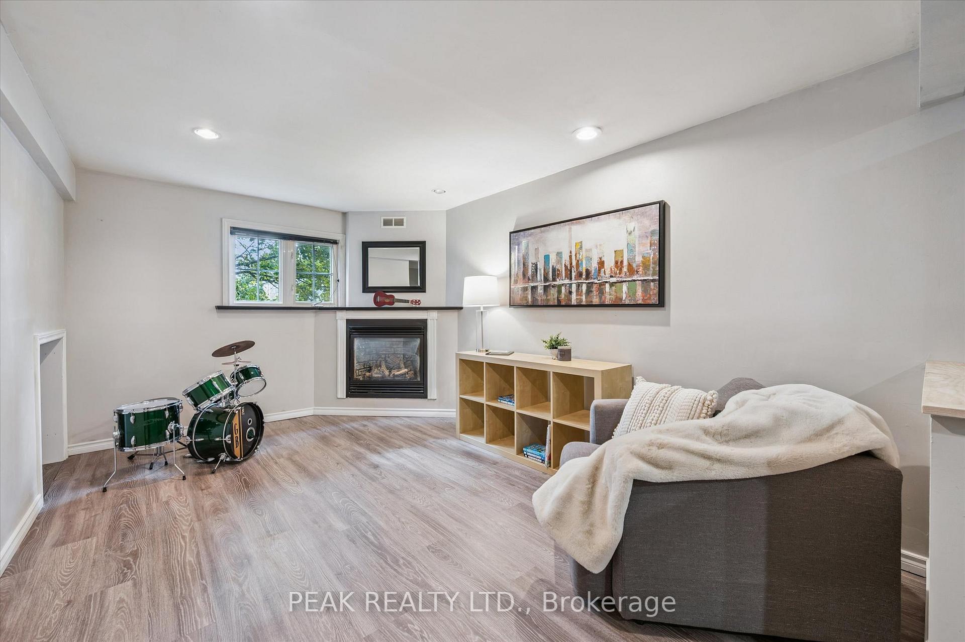 Photo 28 of 372 Imperial Road S, Guelph, Willow West/Sugarbush/West Acres — HOMEH