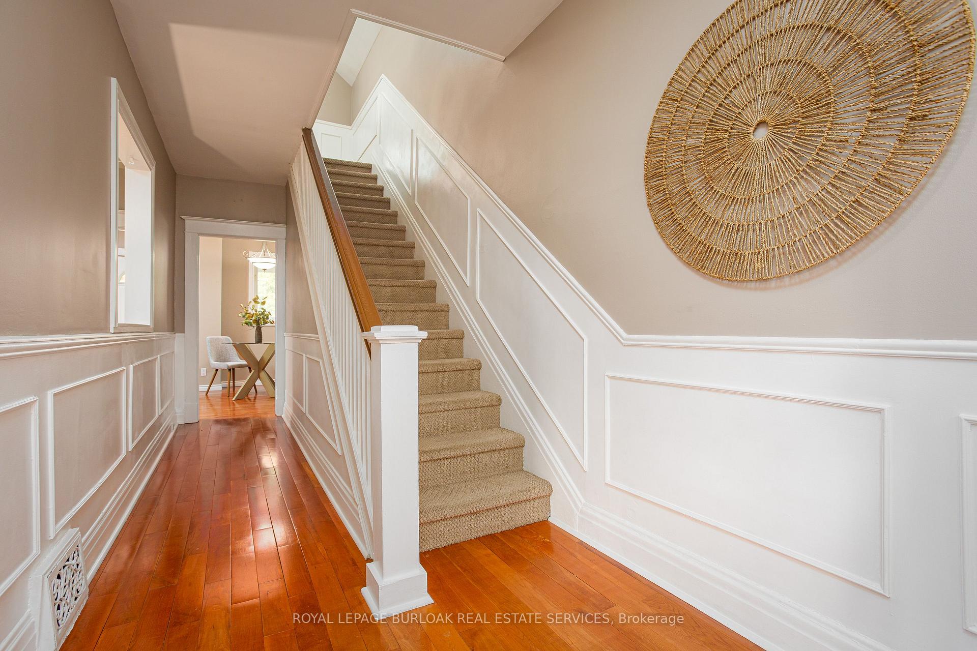 Photo 14 of 209 Weir Street N, Hamilton, Homeside — HOMEH