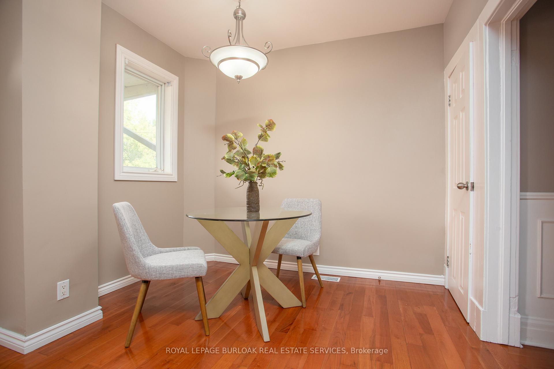 Photo 3 of 209 Weir Street N, Hamilton, Homeside — HOMEH