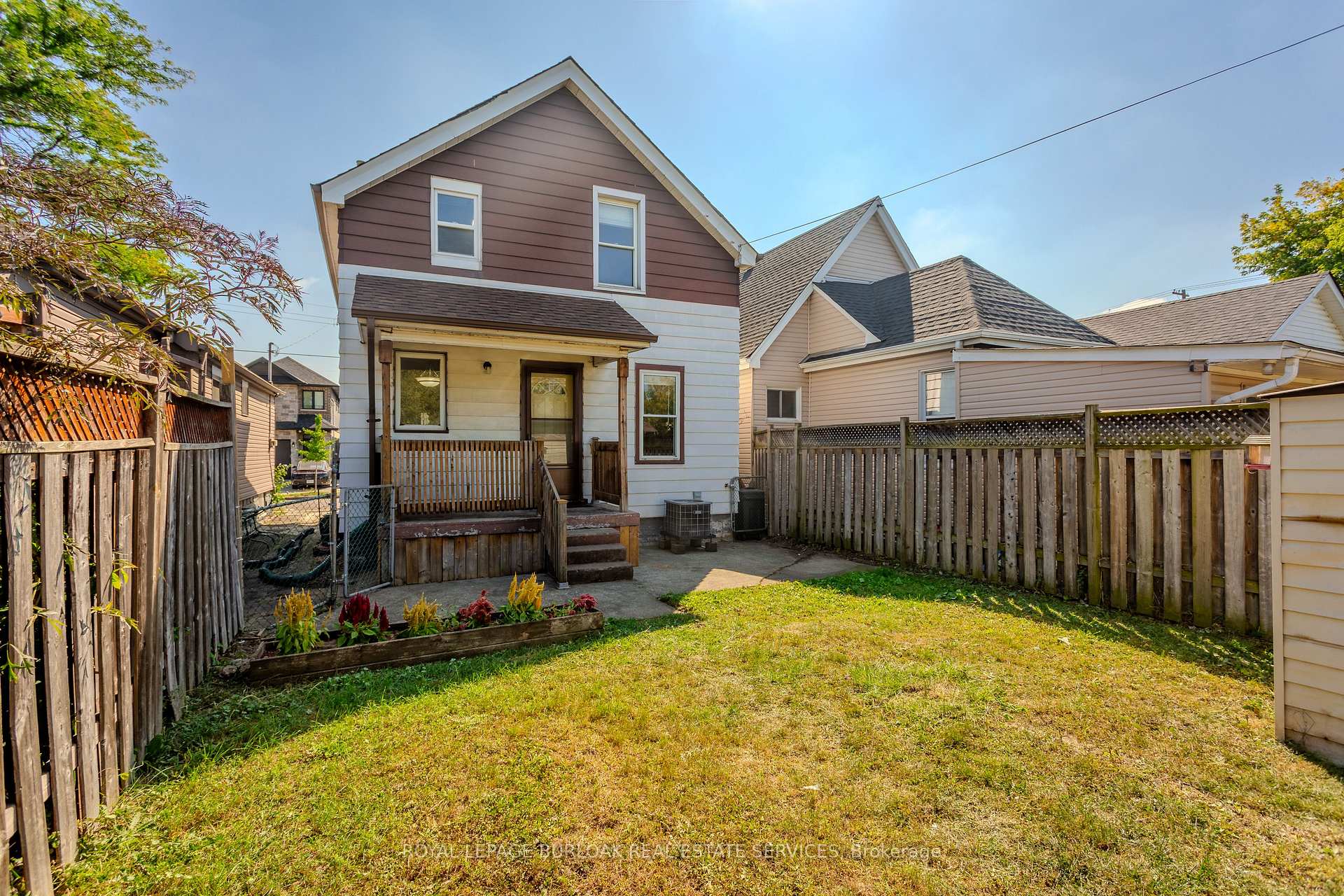 Photo 25 of 209 Weir Street N, Hamilton, Homeside — HOMEH