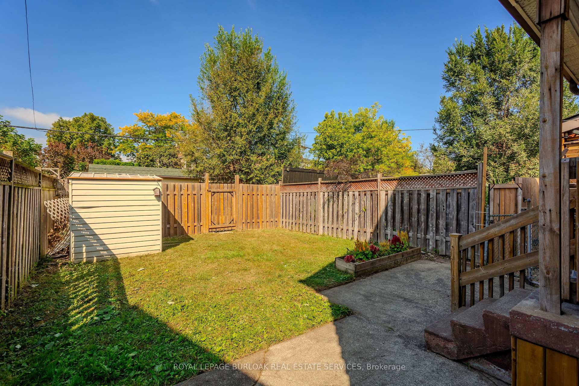 Photo 24 of 209 Weir Street N, Hamilton, Homeside — HOMEH