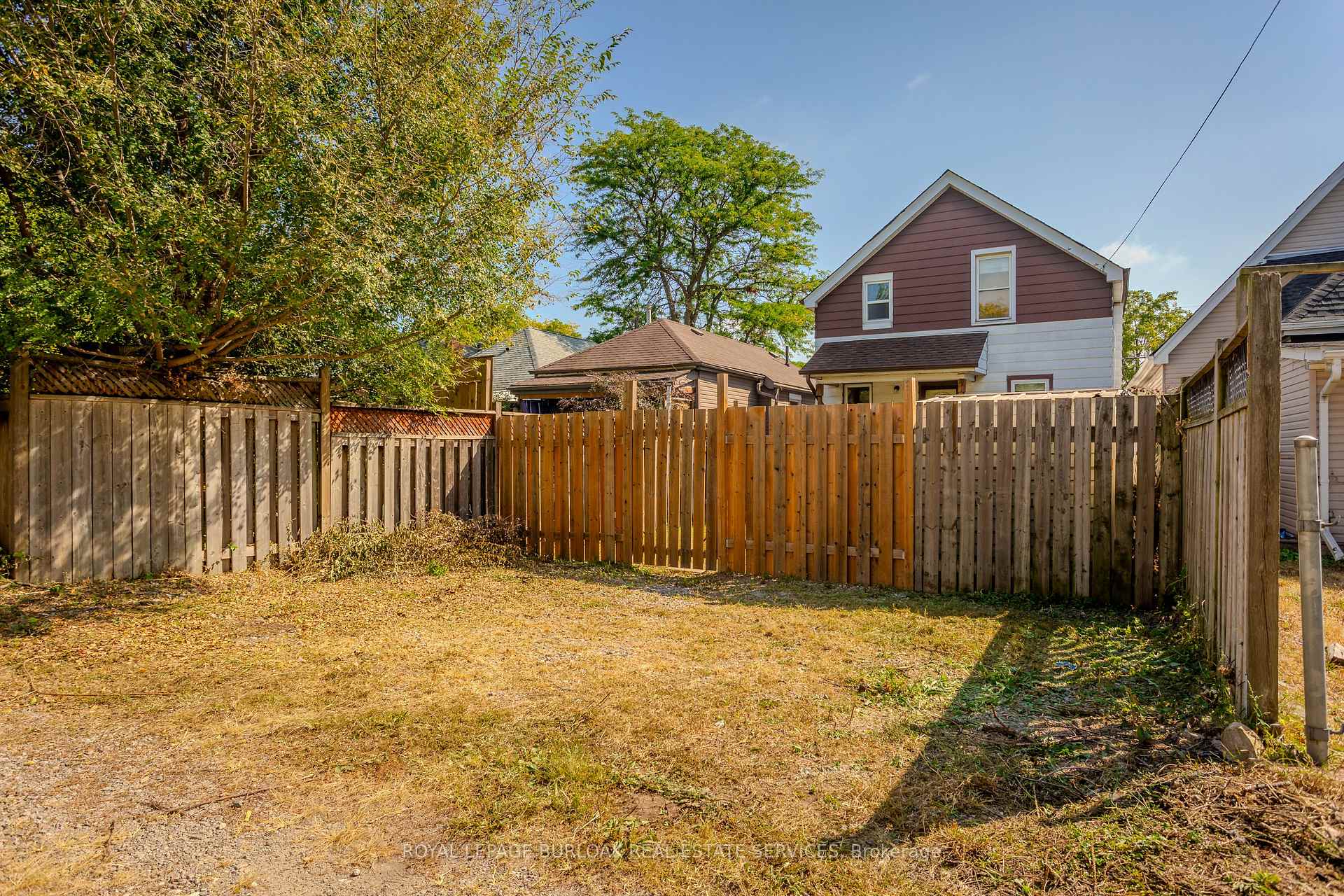 Photo 26 of 209 Weir Street N, Hamilton, Homeside — HOMEH