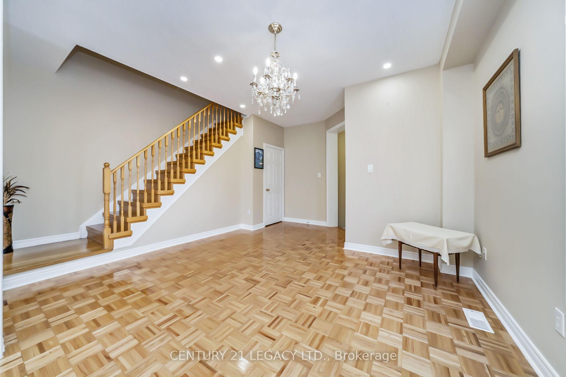 Photo 13 of 11 Nathaniel Crescent, Brampton, Bram East — HOMEH