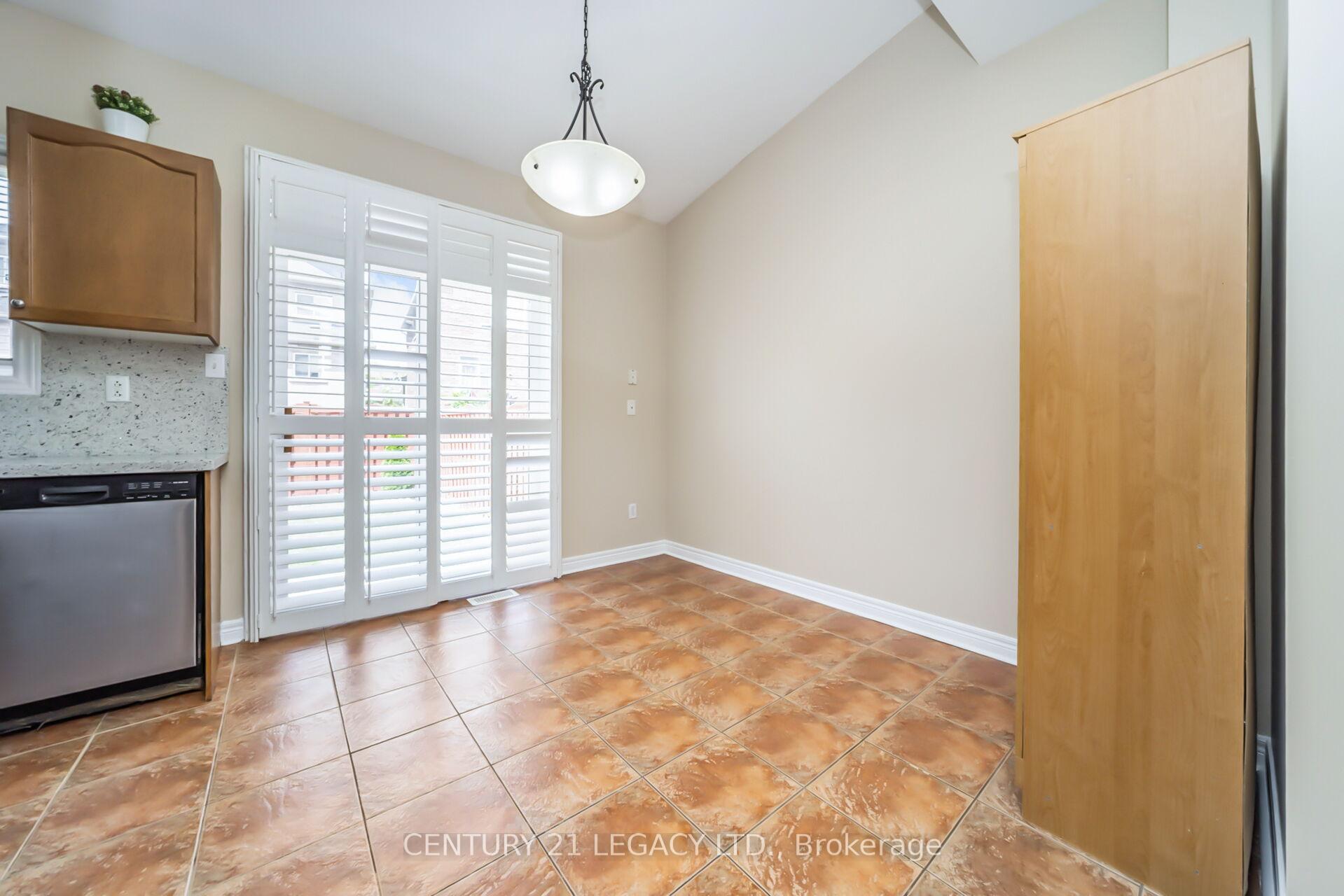Photo 3 of 11 Nathaniel Crescent, Brampton, Bram East — HOMEH