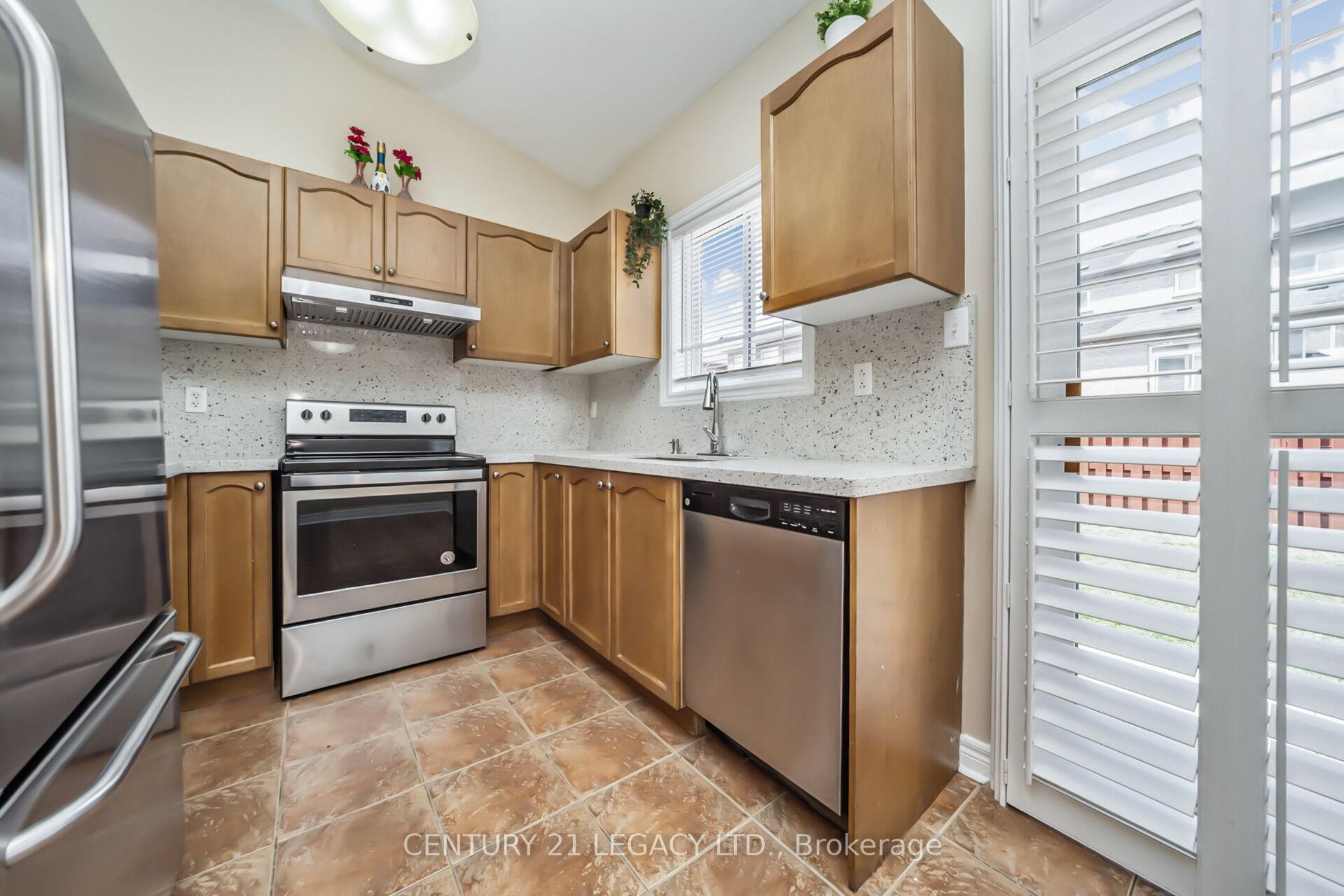 Photo 21 of 11 Nathaniel Crescent, Brampton, Bram East — HOMEH