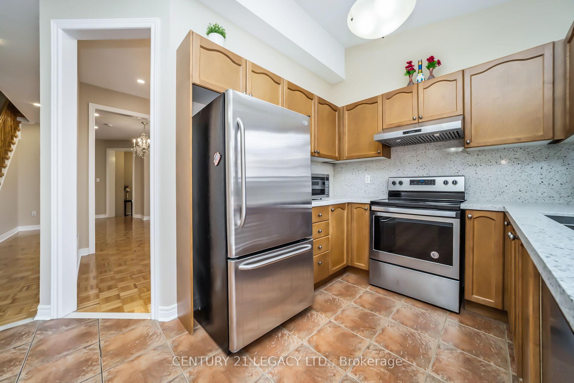 Photo 12 of 11 Nathaniel Crescent, Brampton, Bram East — HOMEH