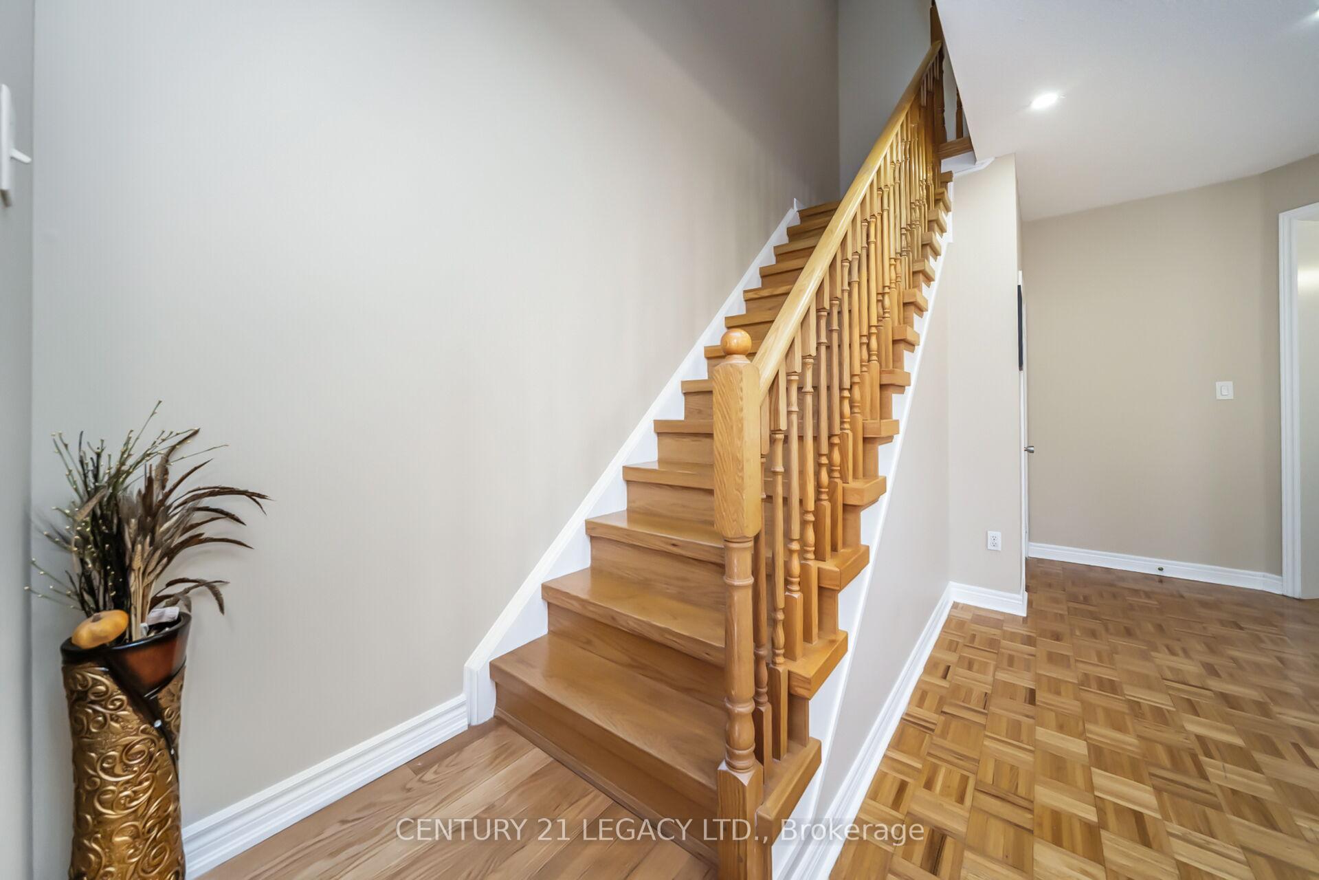 Photo 19 of 11 Nathaniel Crescent, Brampton, Bram East — HOMEH