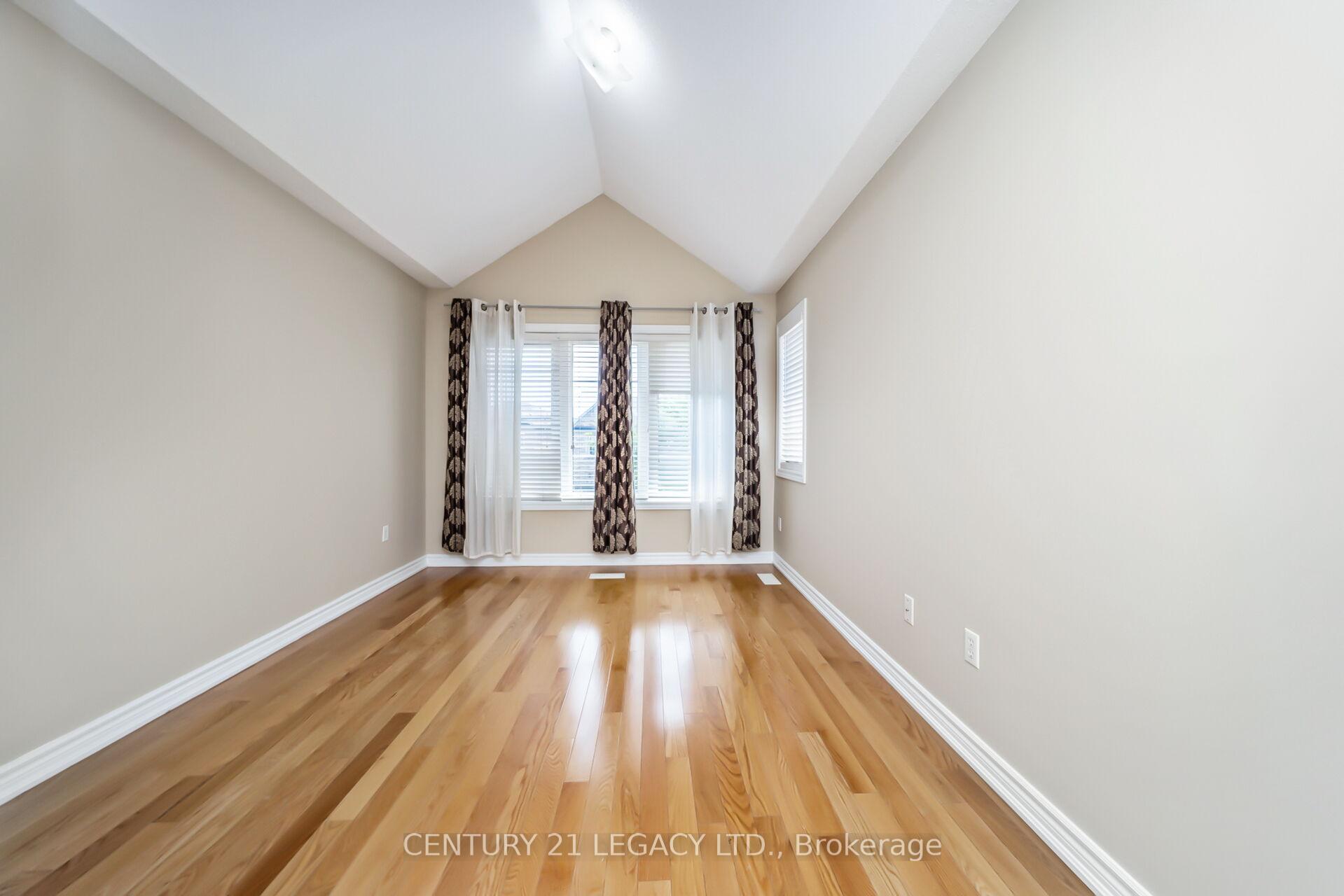 Photo 14 of 11 Nathaniel Crescent, Brampton, Bram East — HOMEH