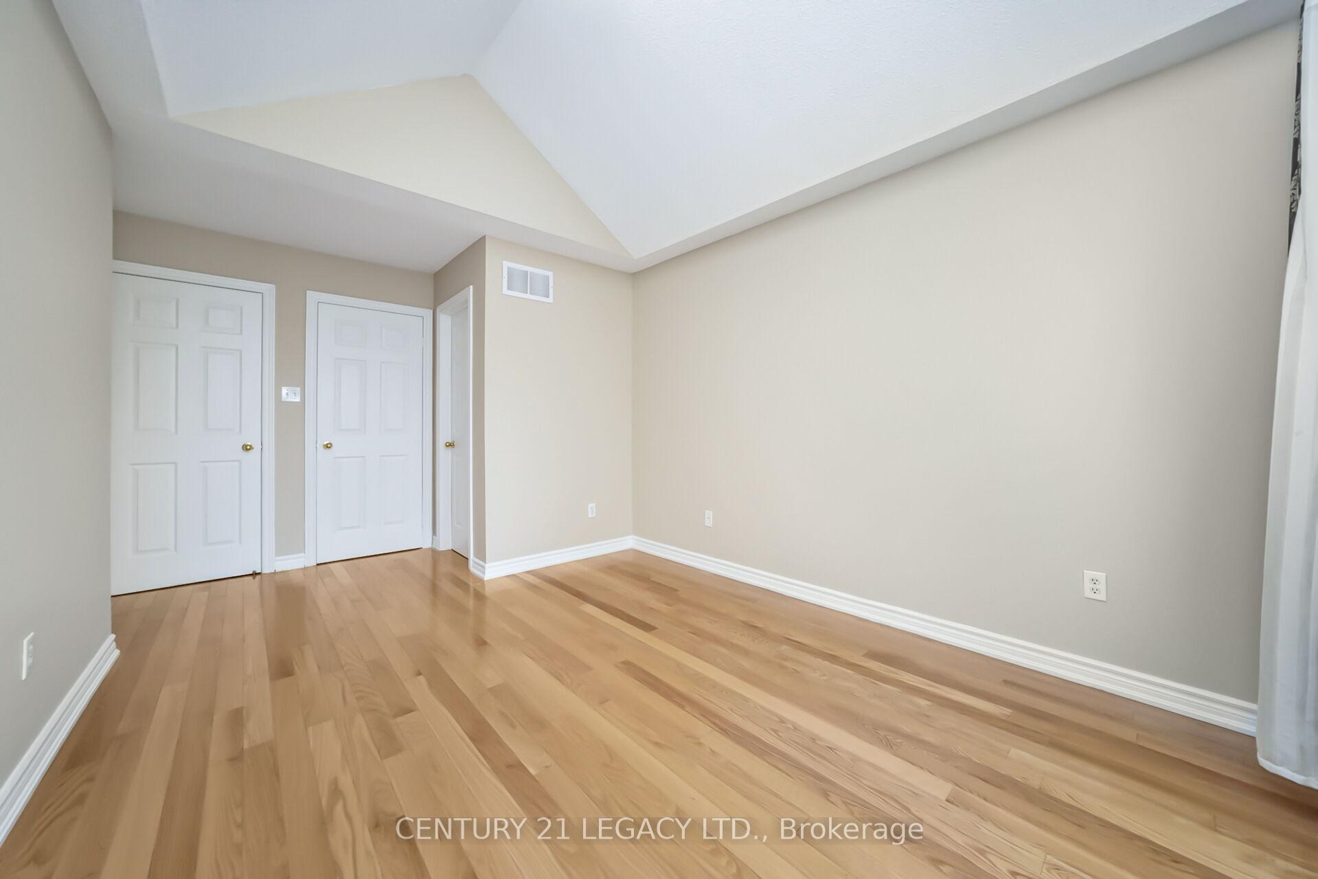 Photo 15 of 11 Nathaniel Crescent, Brampton, Bram East — HOMEH