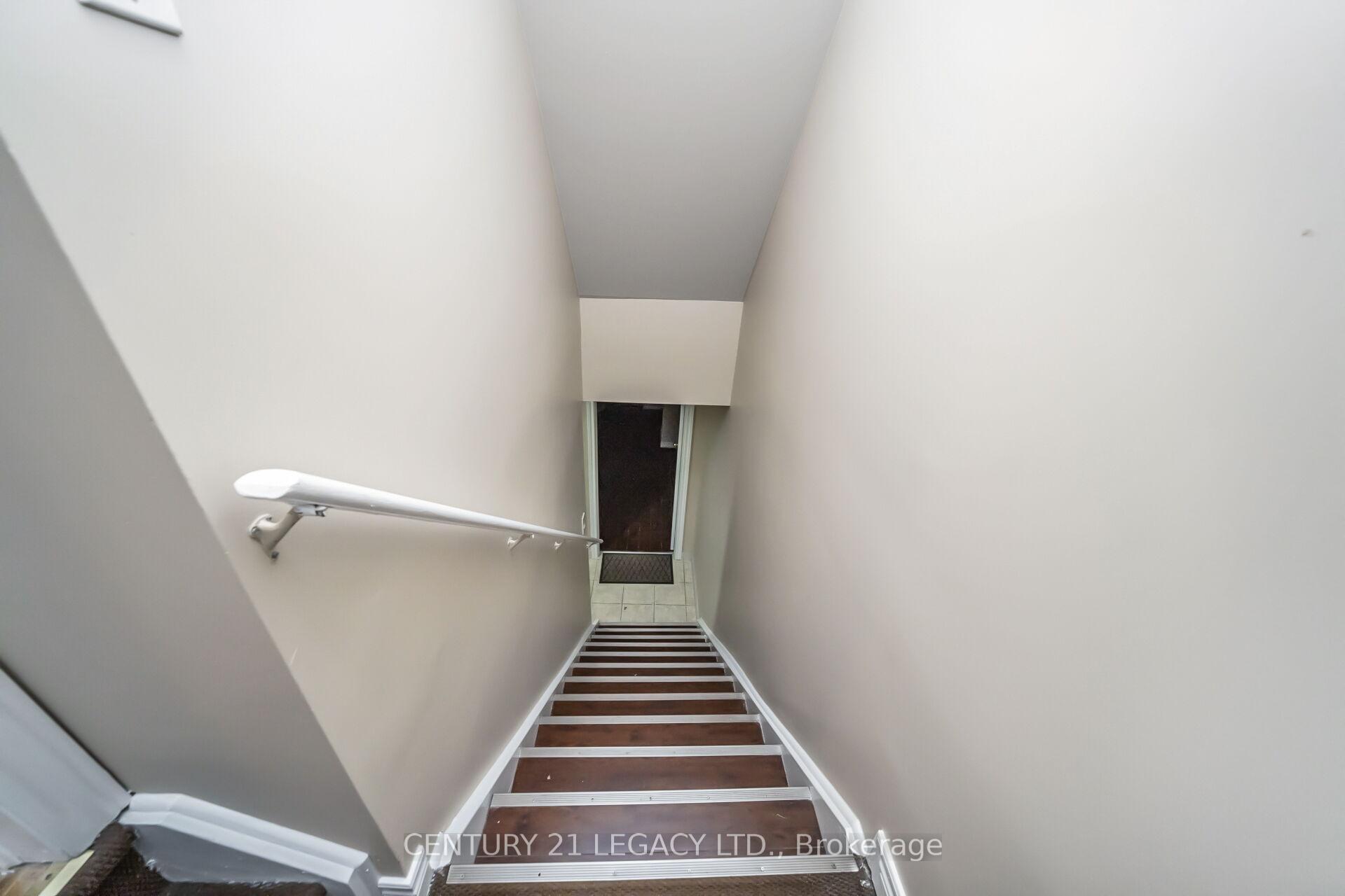 Photo 33 of 11 Nathaniel Crescent, Brampton, Bram East — HOMEH
