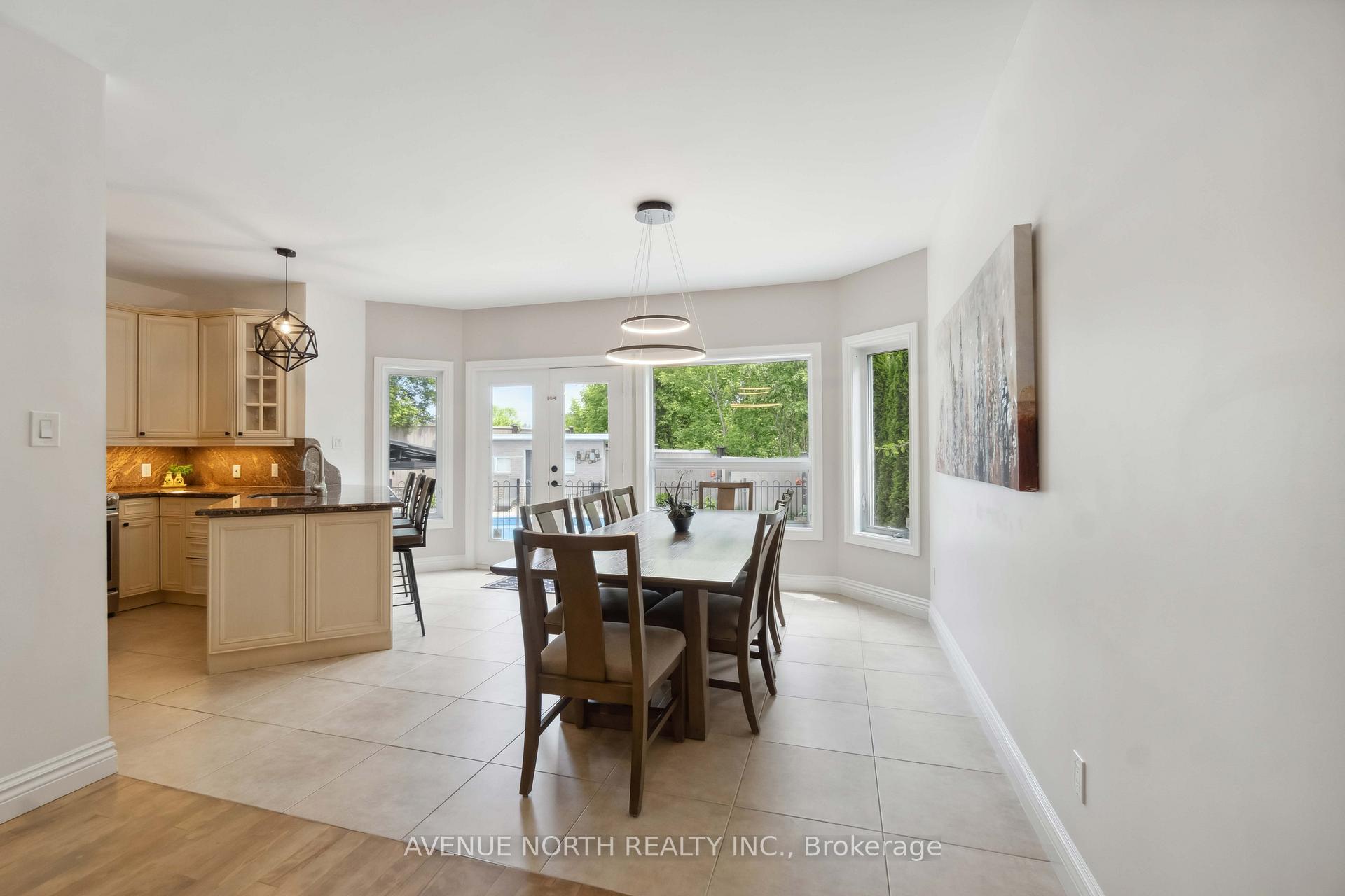 Photo 9 of 141 Grandpark Circle, Ottawa, Hunt Club Park — HOMEH